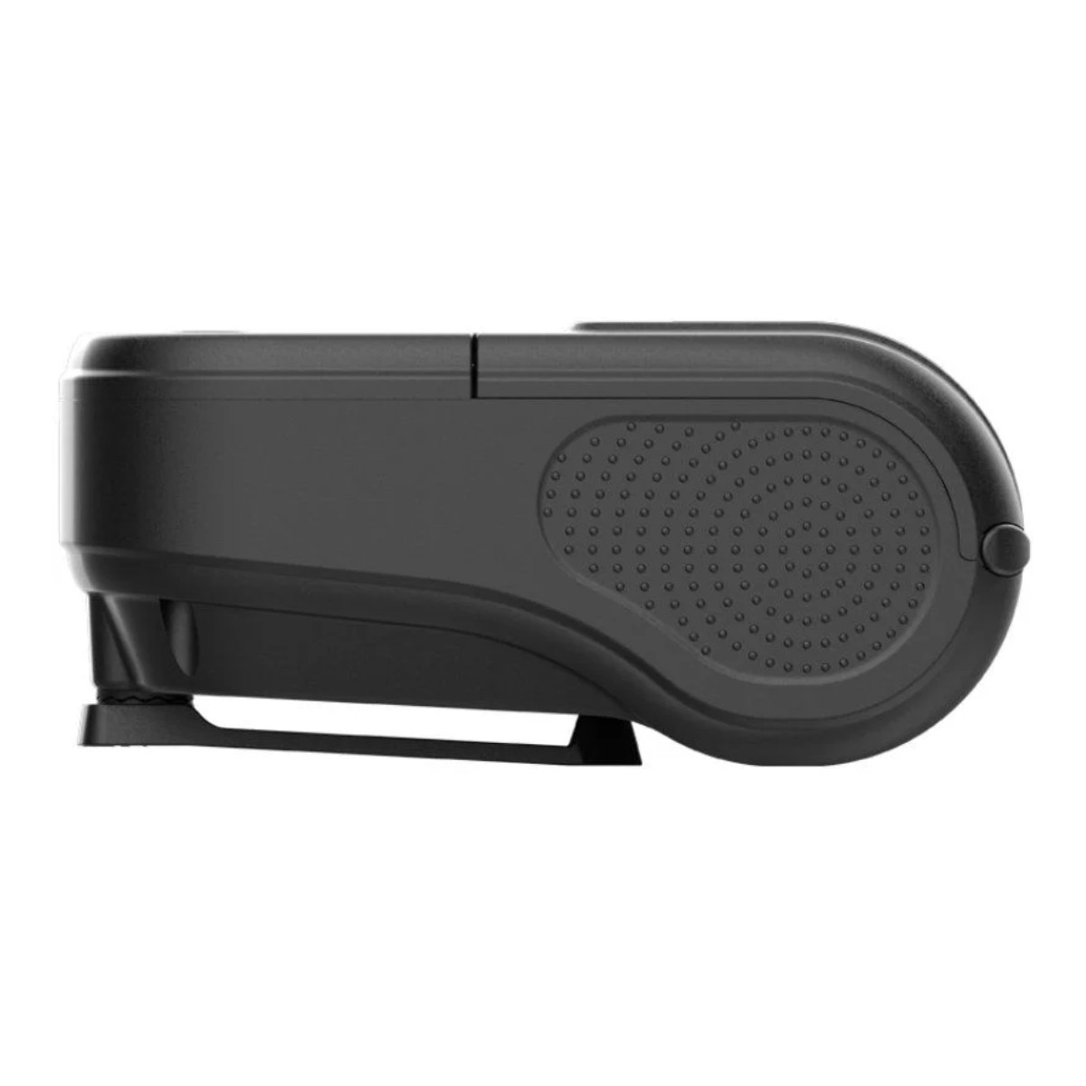 Ein schwarzes technisches Gerät mit Clip und perforiertem Muster an der Seite auf weißem Hintergrund.