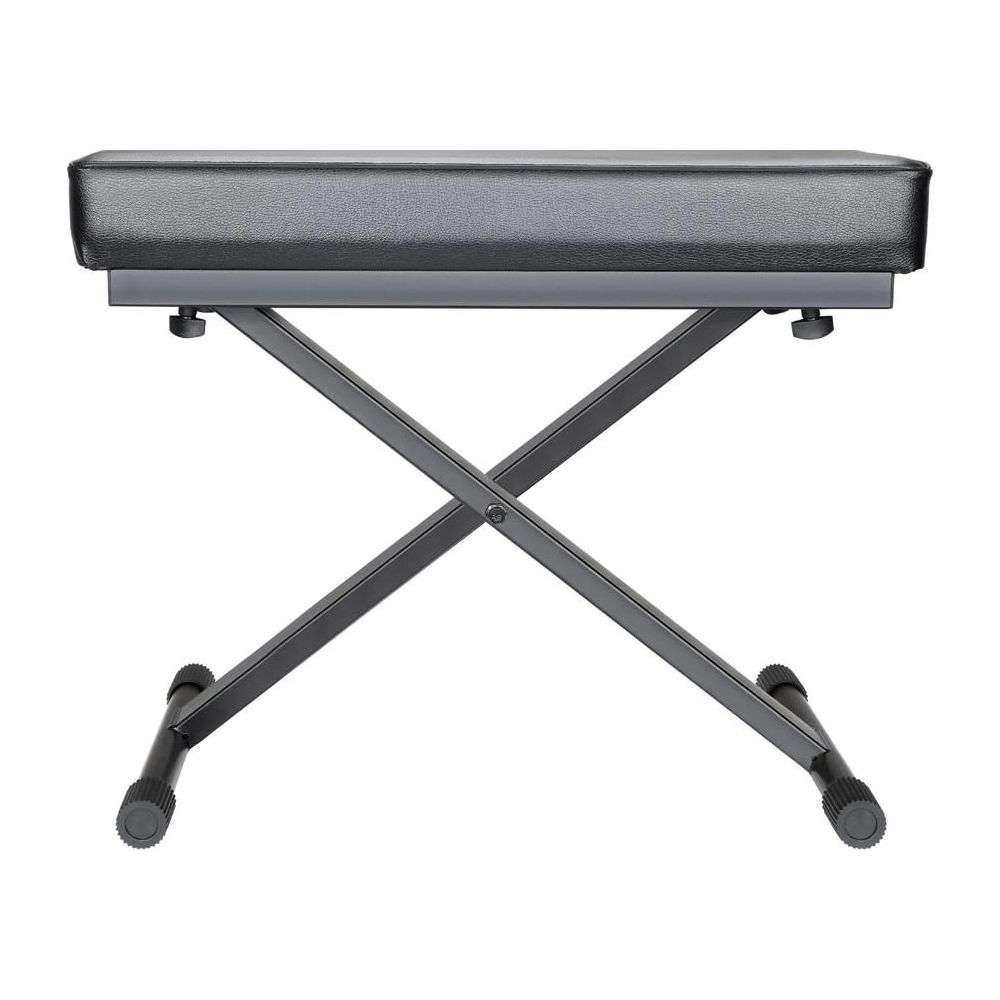 Eine schwarze Klavierbank mit gepolsterter Sitzfläche und X-förmigem Metallgestell vor weißem Hintergrund.