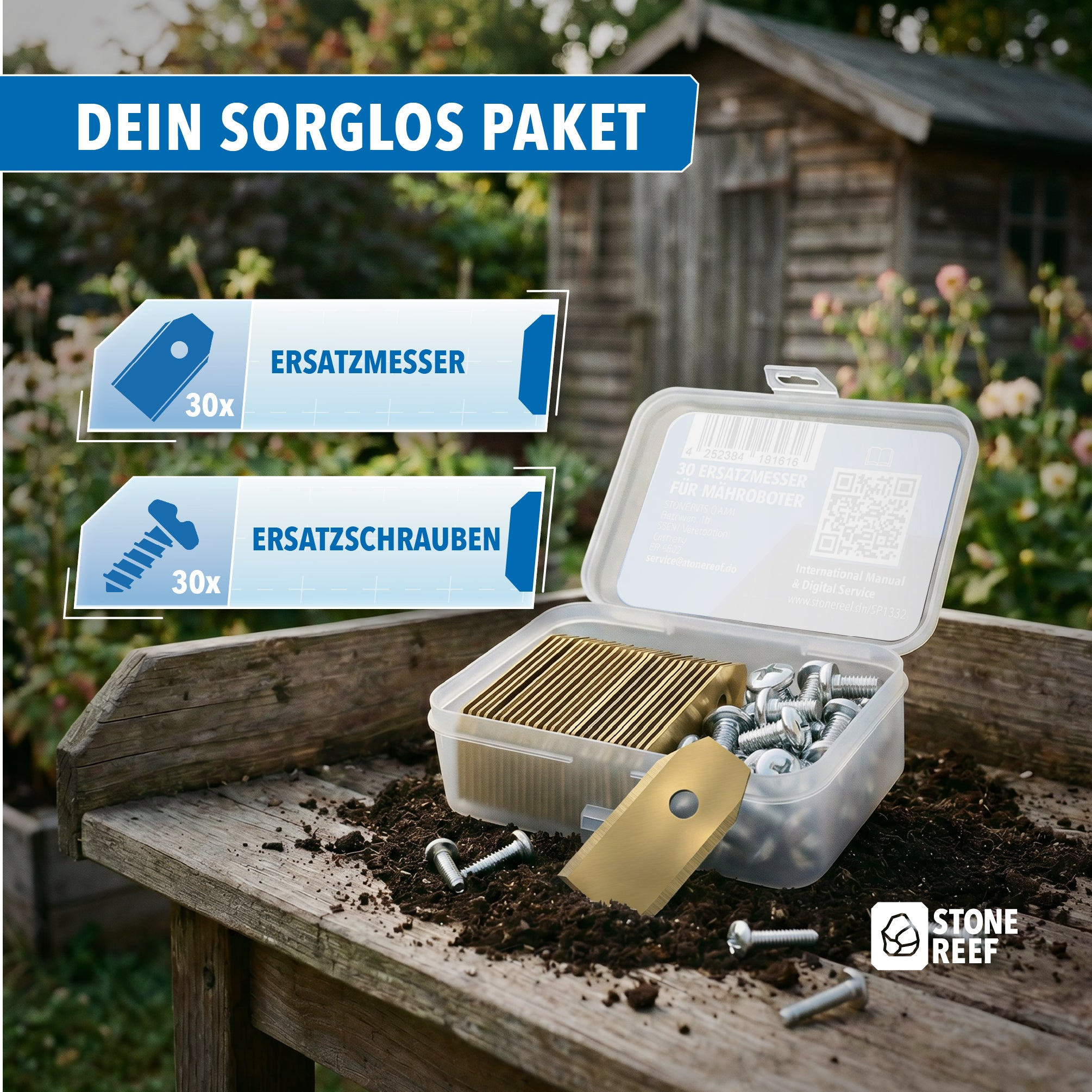 Eine Kunstatoffbox mit Ersatzmessern und Schrauben für Mähroboter steht auf einem Holztisch im Garten.