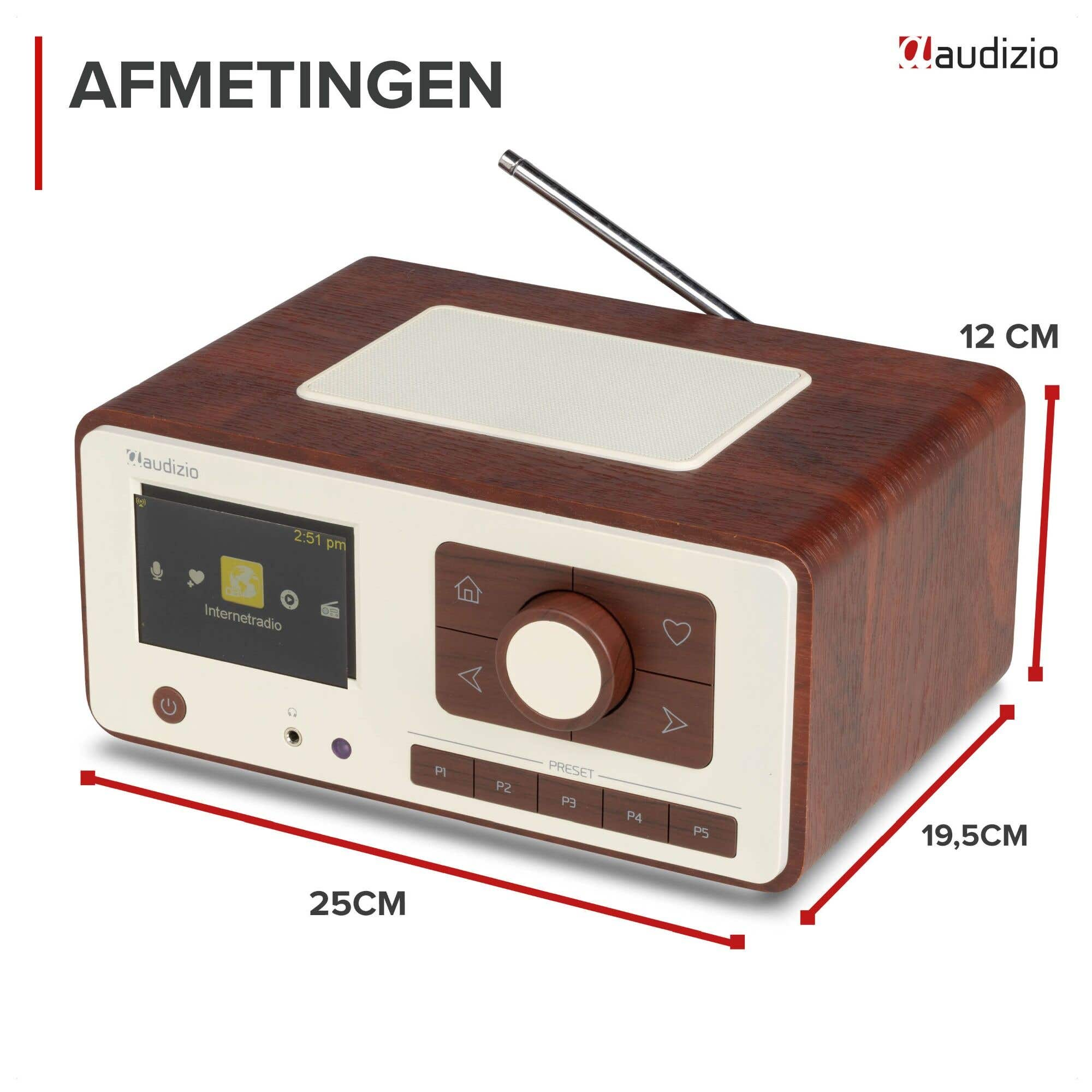 Holzfarbenes Audizio-Internetradio mit Maßen von 25x19,5x12 cm, Display und Steuertasten.