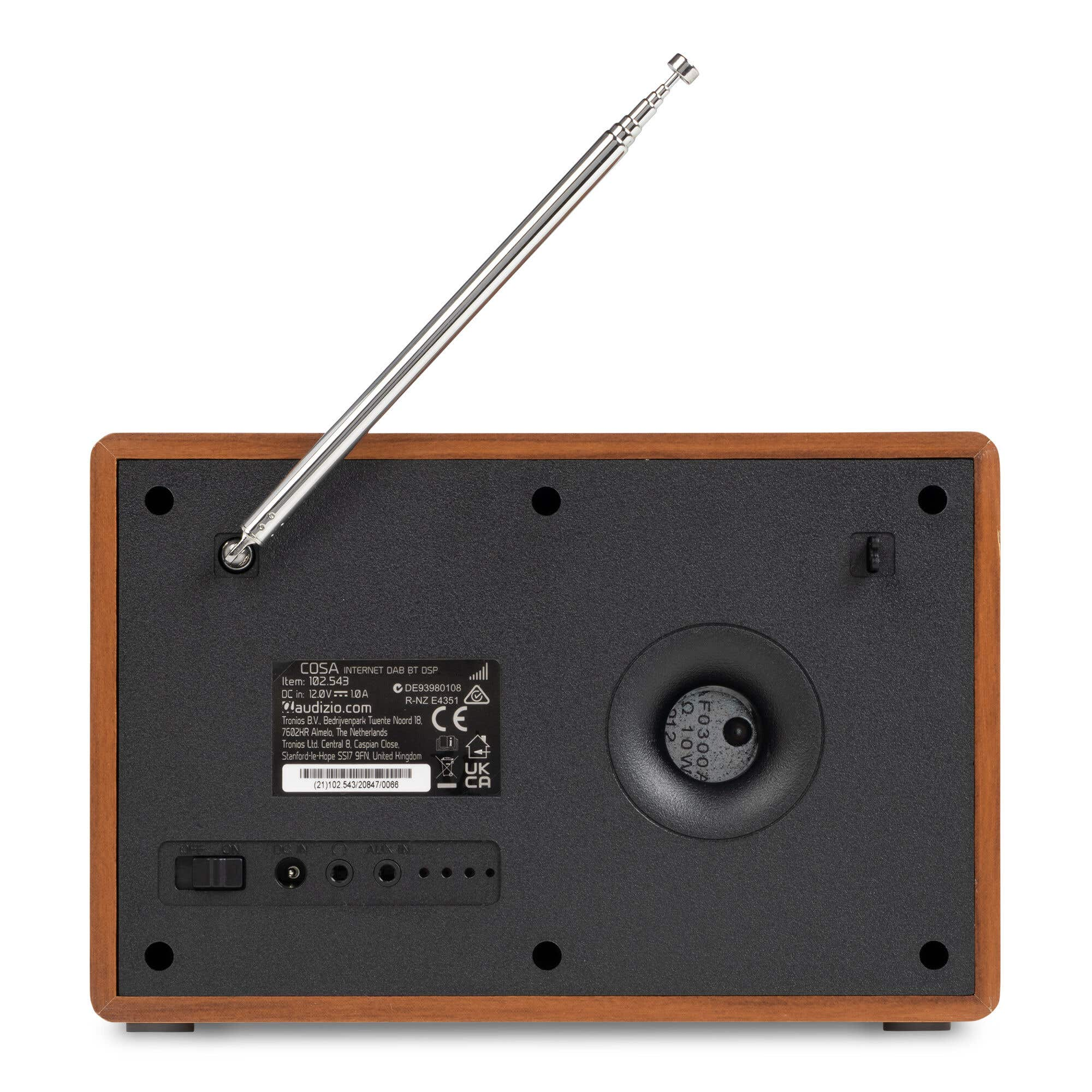 Rückansicht eines Holzradios mit ausgefahrener Metallantenne, Netzschalter, Buchsen und Prüfzeichen.