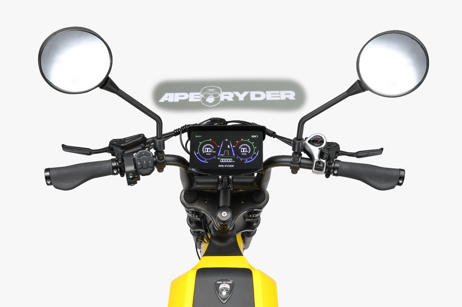 Merkezi ekranı, iki yuvarlak aynası ve arkada logosu olan bir Ape Ryder e-bike gidon görünümü.