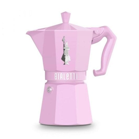 Una moka Bialetti rosa su sfondo bianco, con il logo del marchio e la caratteristica silhouette di un omino.