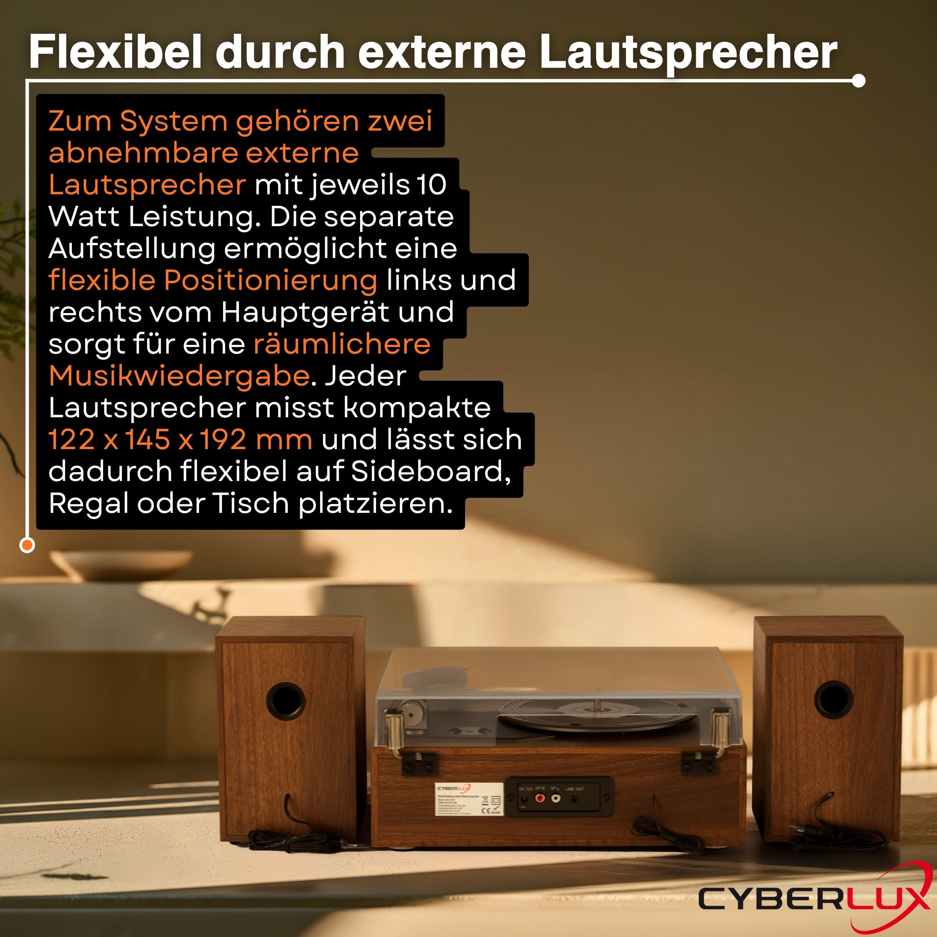Holzfarbener Plattenspieler mit zwei externen Lautsprechern auf einem Tisch.