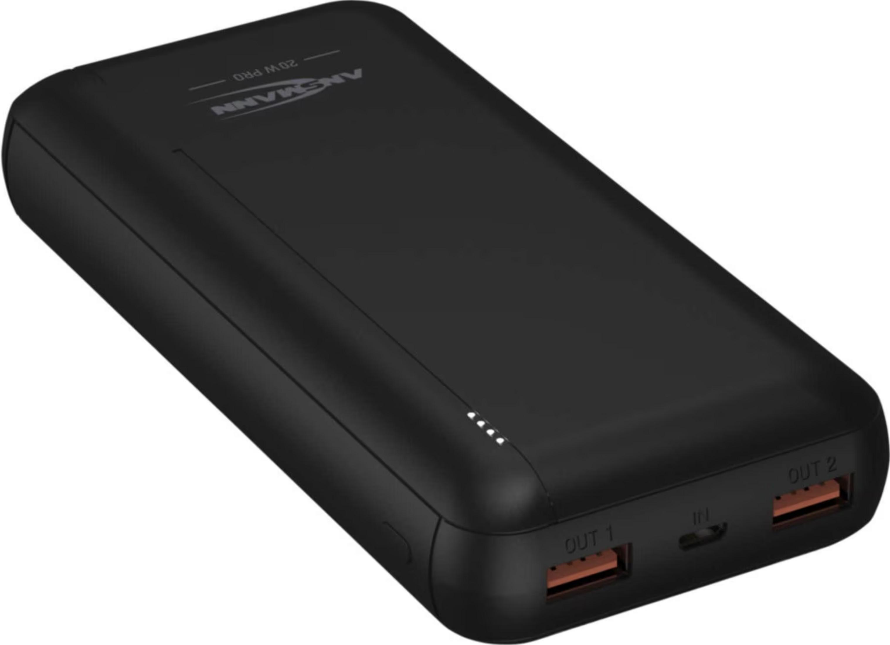 Eine schwarze Ansmann Powerbank mit zwei USB-Ausgängen und einem USB-C-Eingang auf einer weißen Fläche.