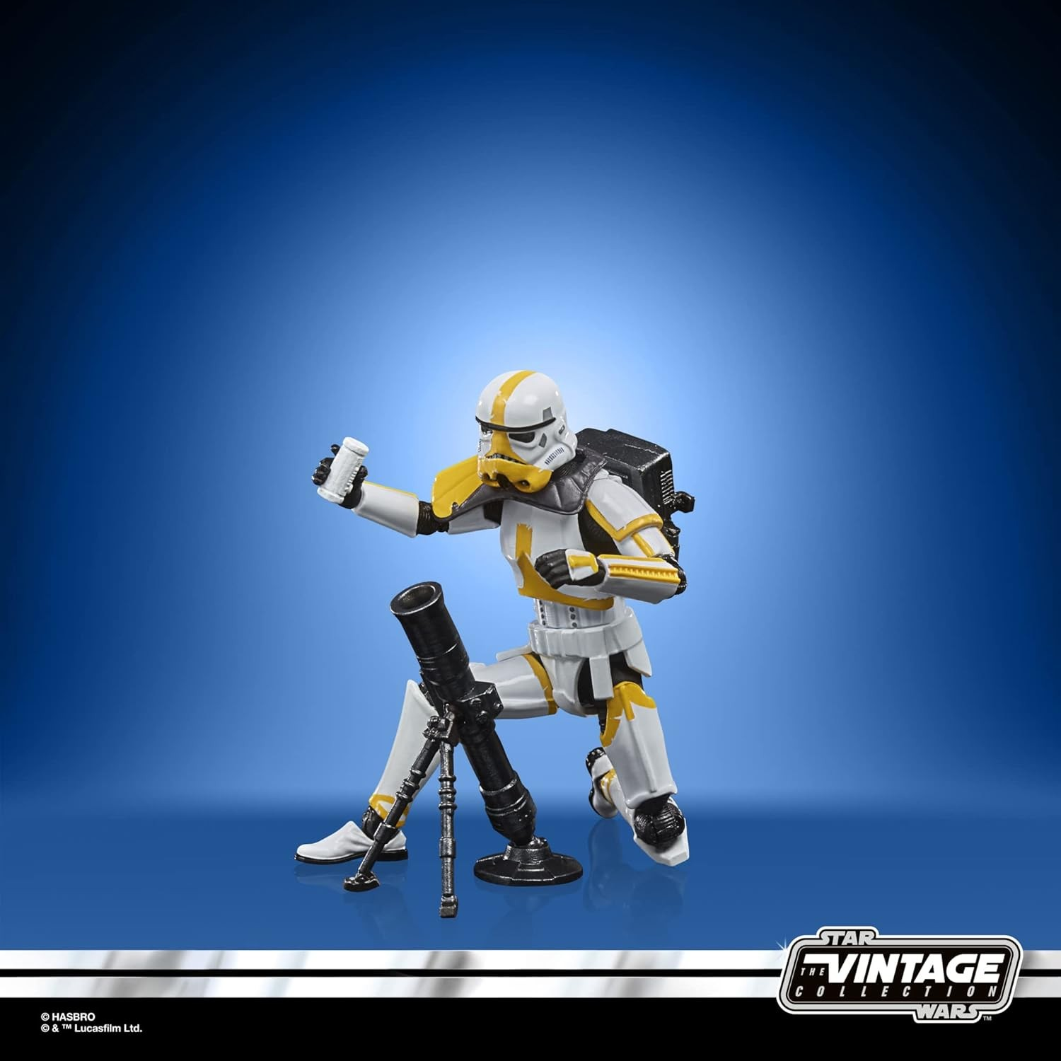 Star Wars Vintage Collection Artillerie-Sturmtruppler kniet mit Mörser auf blauem Hintergrund.