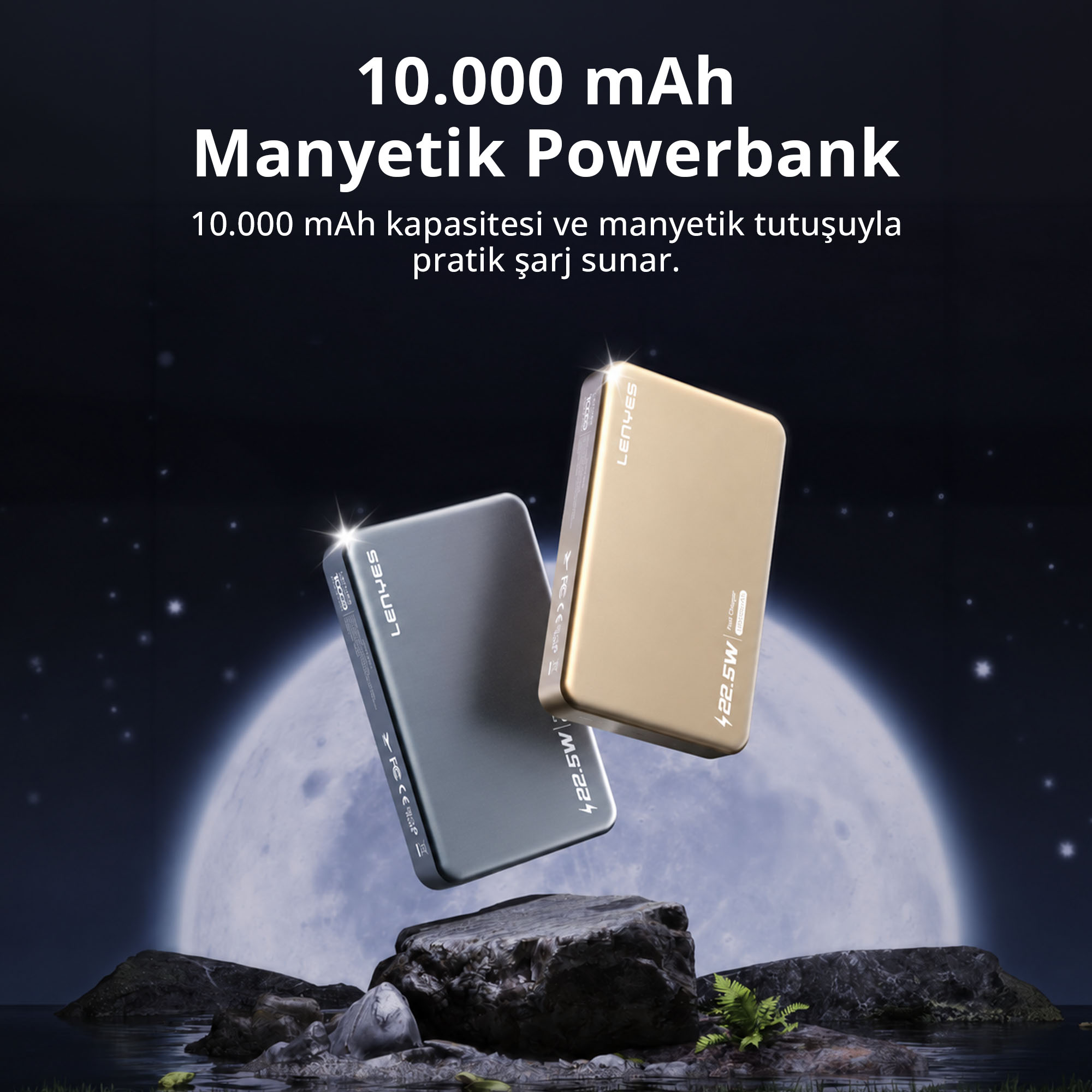 Gri ve altın renkli iki powerbank, kayalık bir zemin üzerinde büyük bir ayın önünde geceleri süzülüyor.
