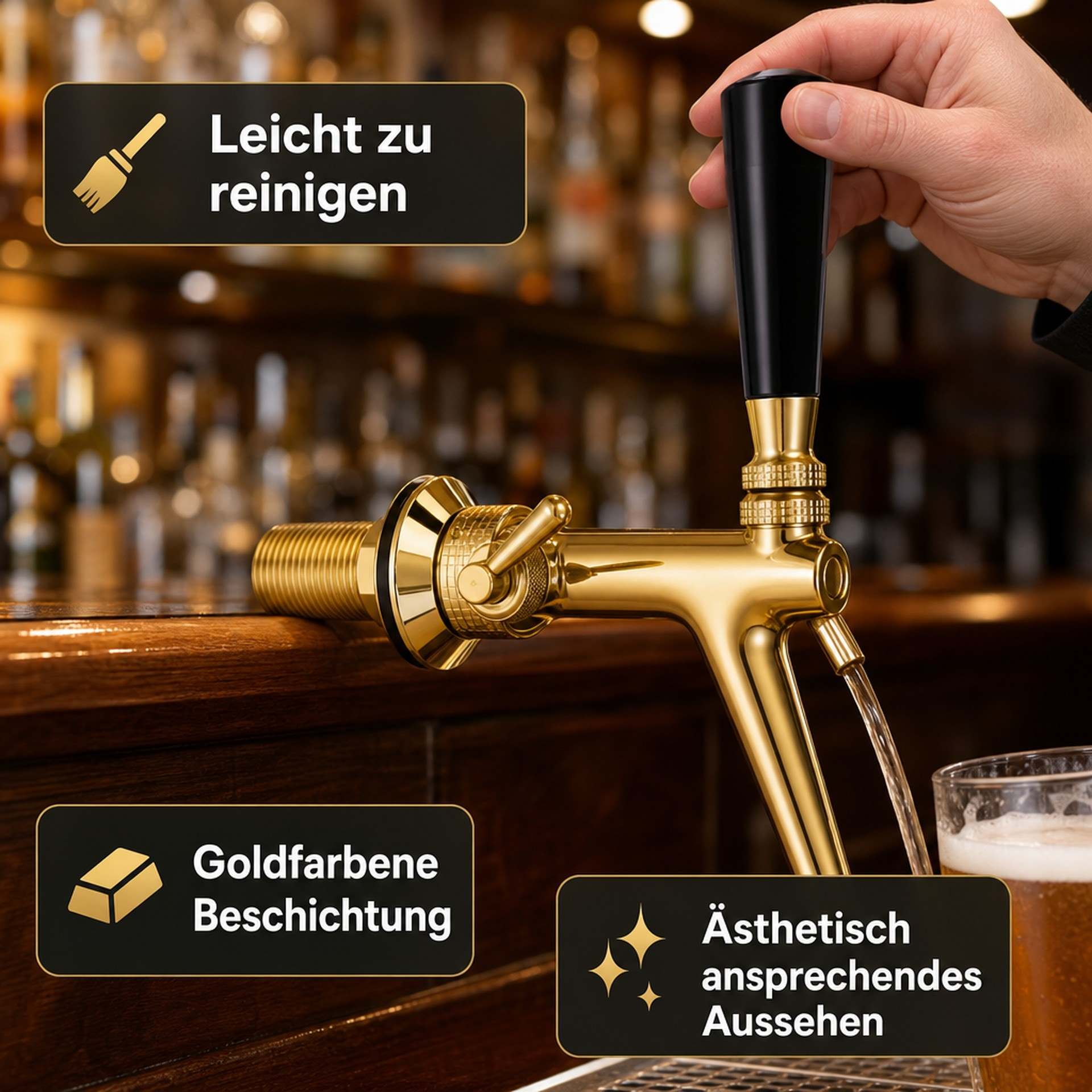 Goudkleurige bierkraan in een bar met tekstkaarten.