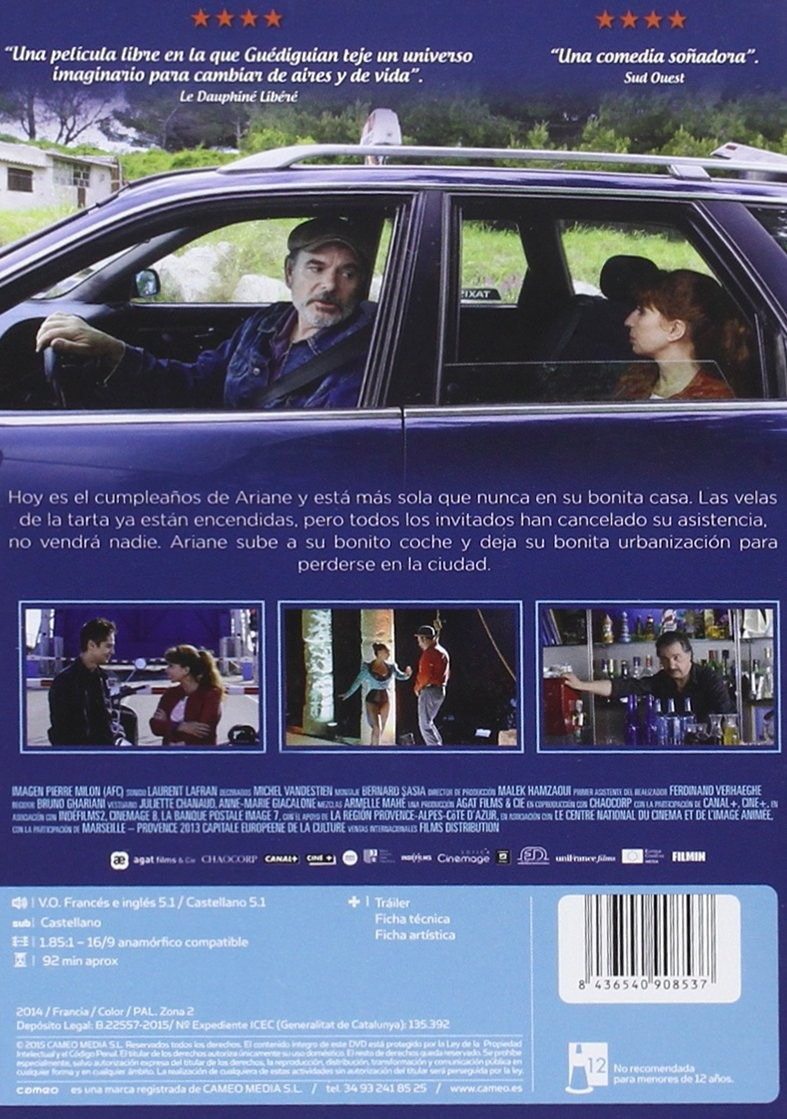Contraportada de DVD con un hombre conduciendo un coche azul, una mujer en el asiento del pasajero y tres escenas.