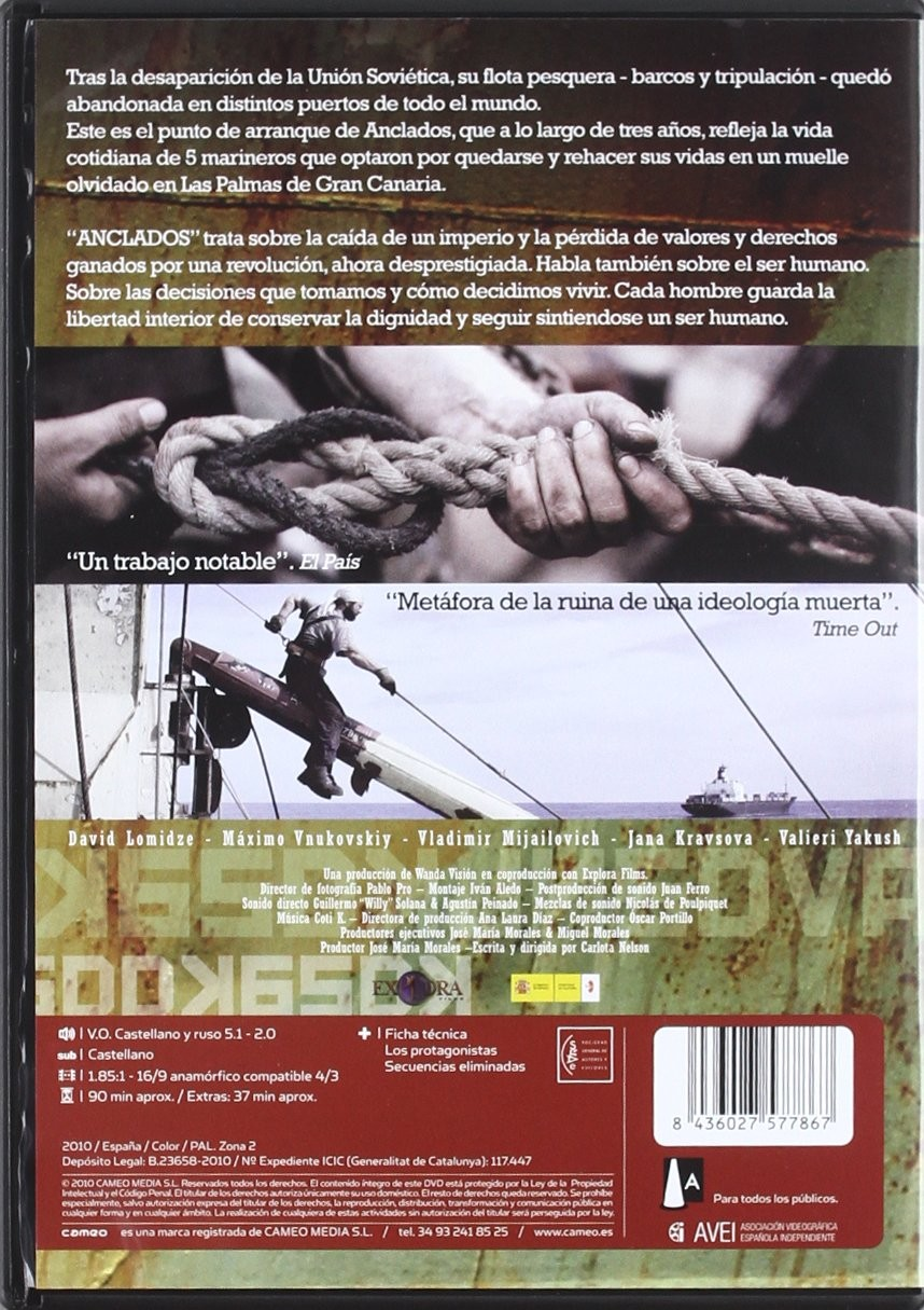 Contraportada de un DVD con texto, fotos de manos atando un cabo, un obrero en un barco y un código de barras.