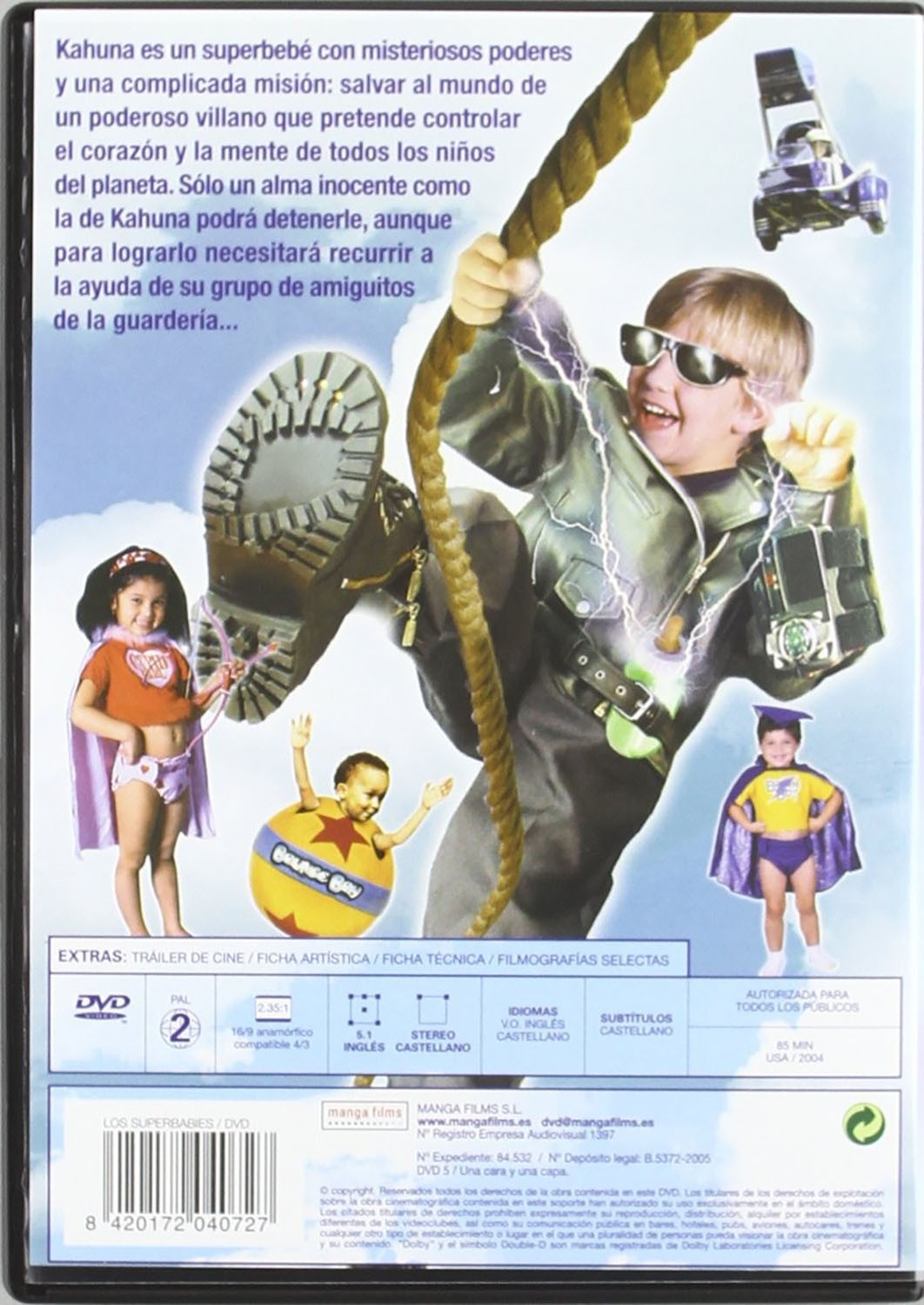 Contraportada de DVD con niños disfrazados de superhéroes, texto y gráficos sobre fondo azul de nubes.