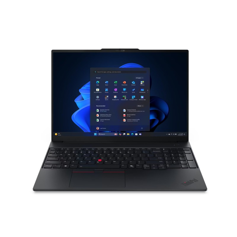 Beyaz arka planda siyah bir dizüstü bilgisayar, ekranda açık başlat menüsüyle Windows masaüstünü gösteriyor.