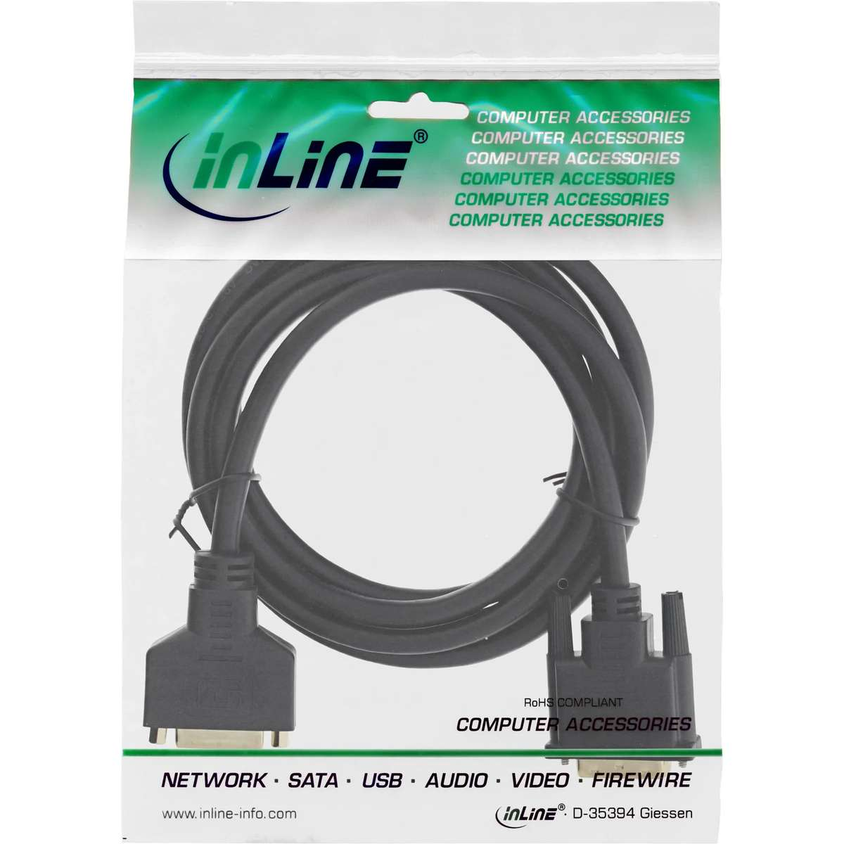 Ein schwarzes InLine-Computer kabel in einem versiegelten Plastikbeutel mit grün-weißer Marke.