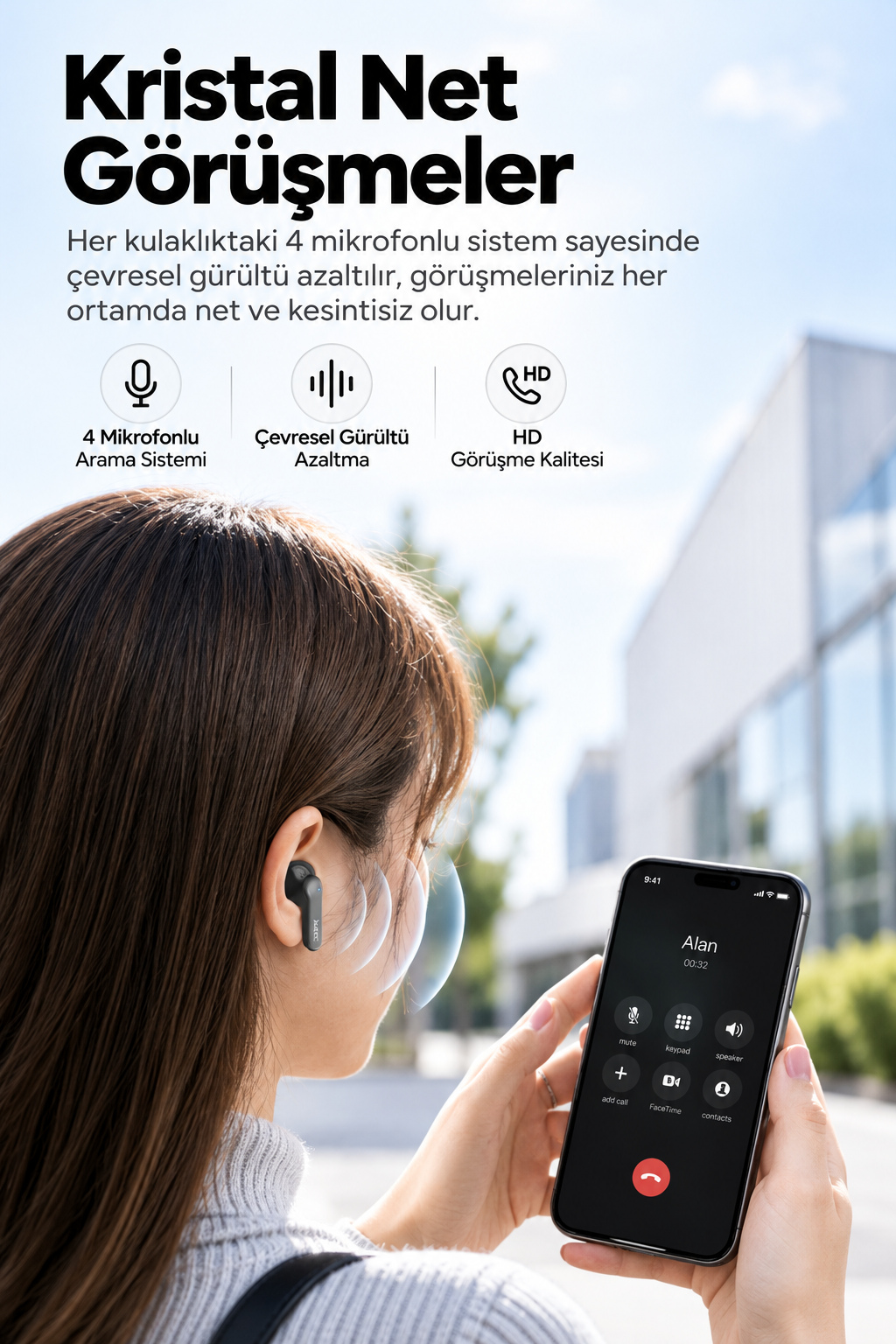 Kablosuz kulaklık takan bir kadın, aktif arama ekranı olan bir akıllı telefon tutuyor.