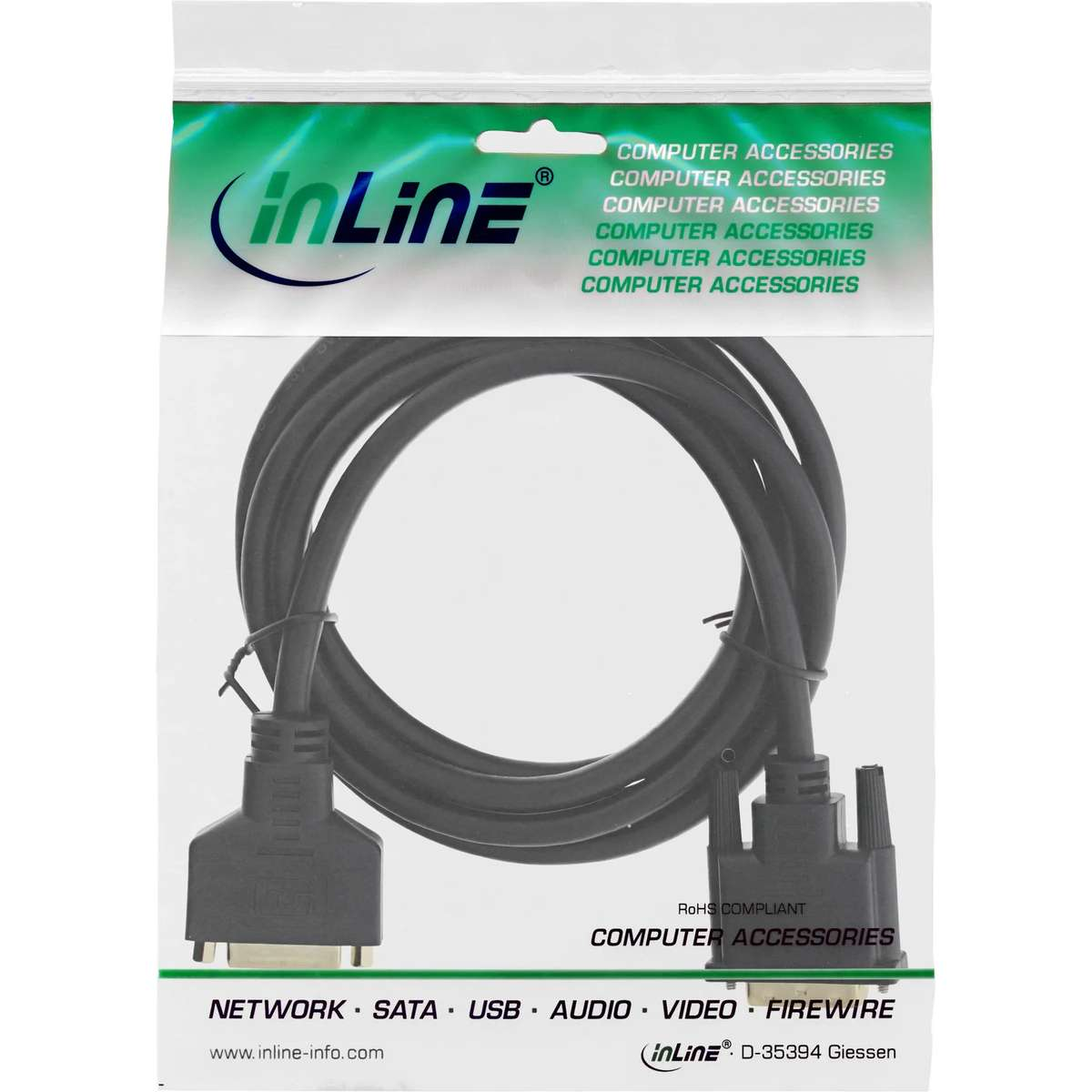 Ein schwarzes Kabel in einer transparenten Plastiktüte mit InLine-Logo und grünem Design.