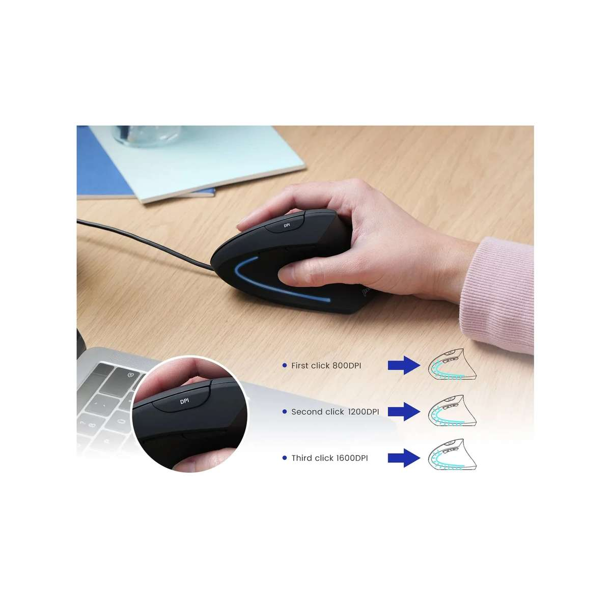 Mano che aziona un mouse nero ergonomico con illuminazione a LED blu e istruzioni DPI.