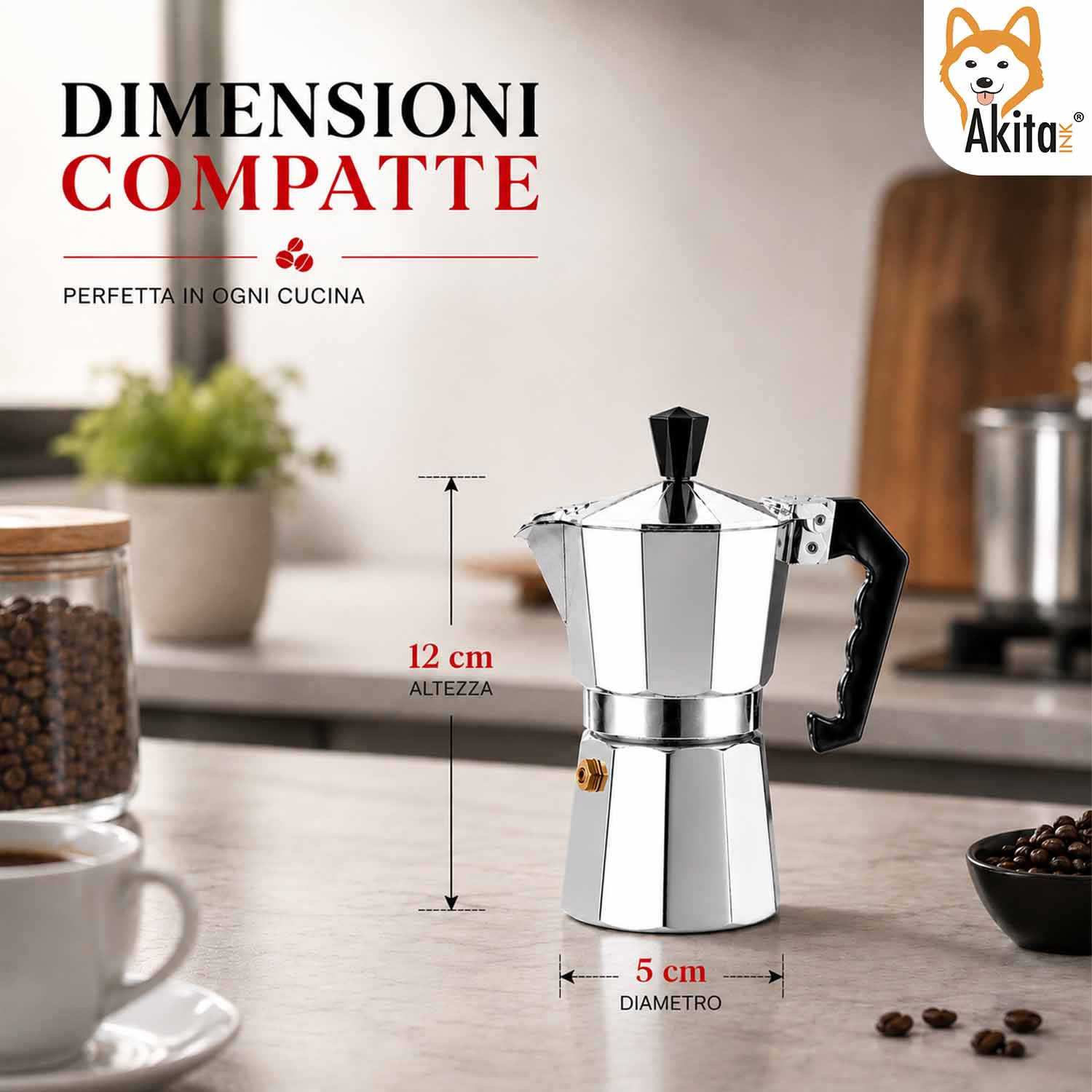 Una moka su un piano cucina con dimensioni di 12 cm di altezza e 5 cm di diametro.