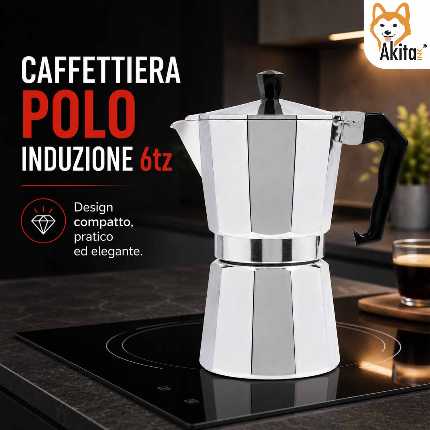 Caffettiera moka argento lucido su piano cottura a induzione nero con testo promozionale e logo.
