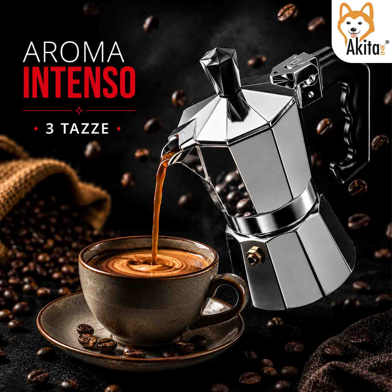 Moka lucida che versa caffè fresco in una tazza su sfondo scuro con chicchi.