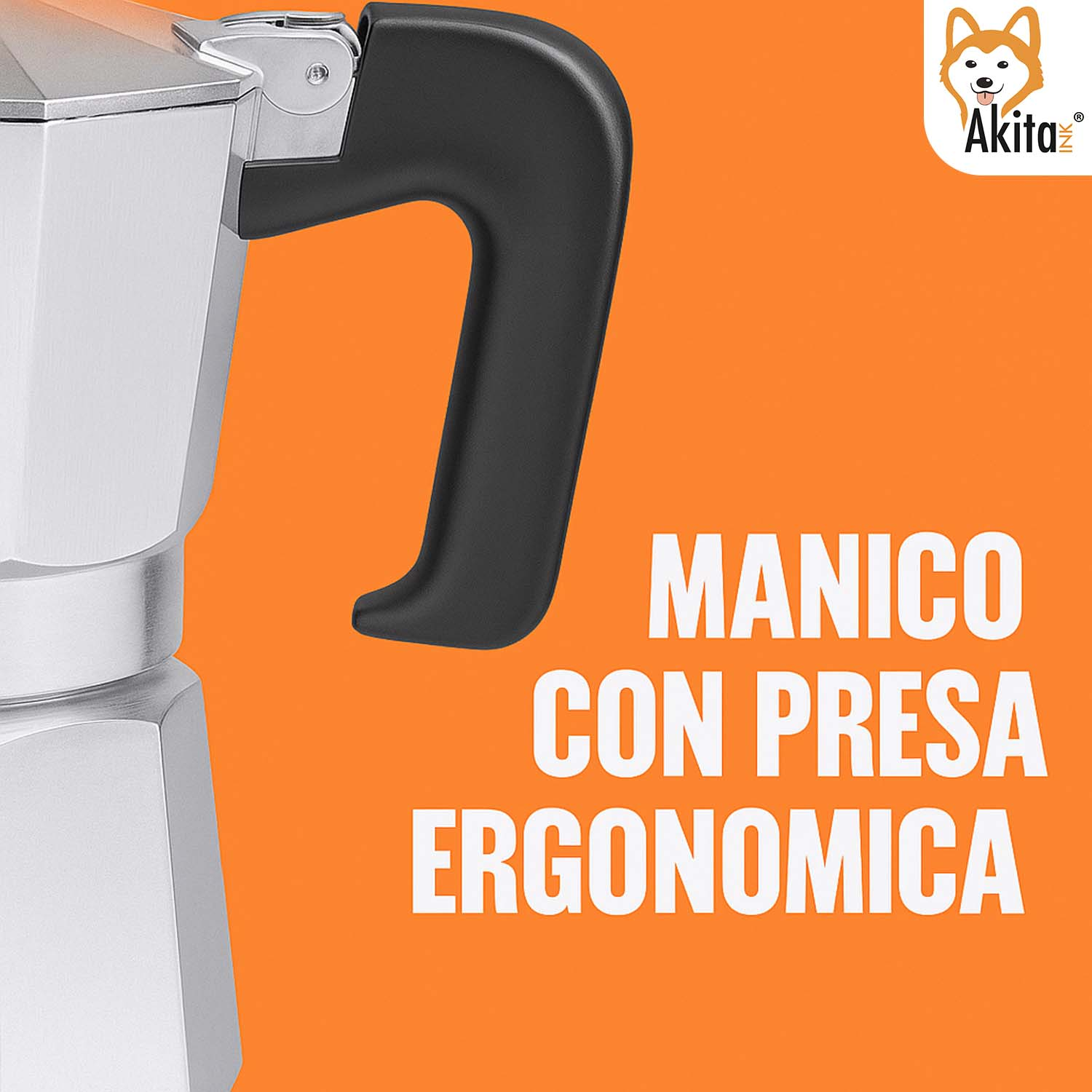 Primo piano del manico di una caffettiera moka argentata su sfondo arancione con testo bianco.