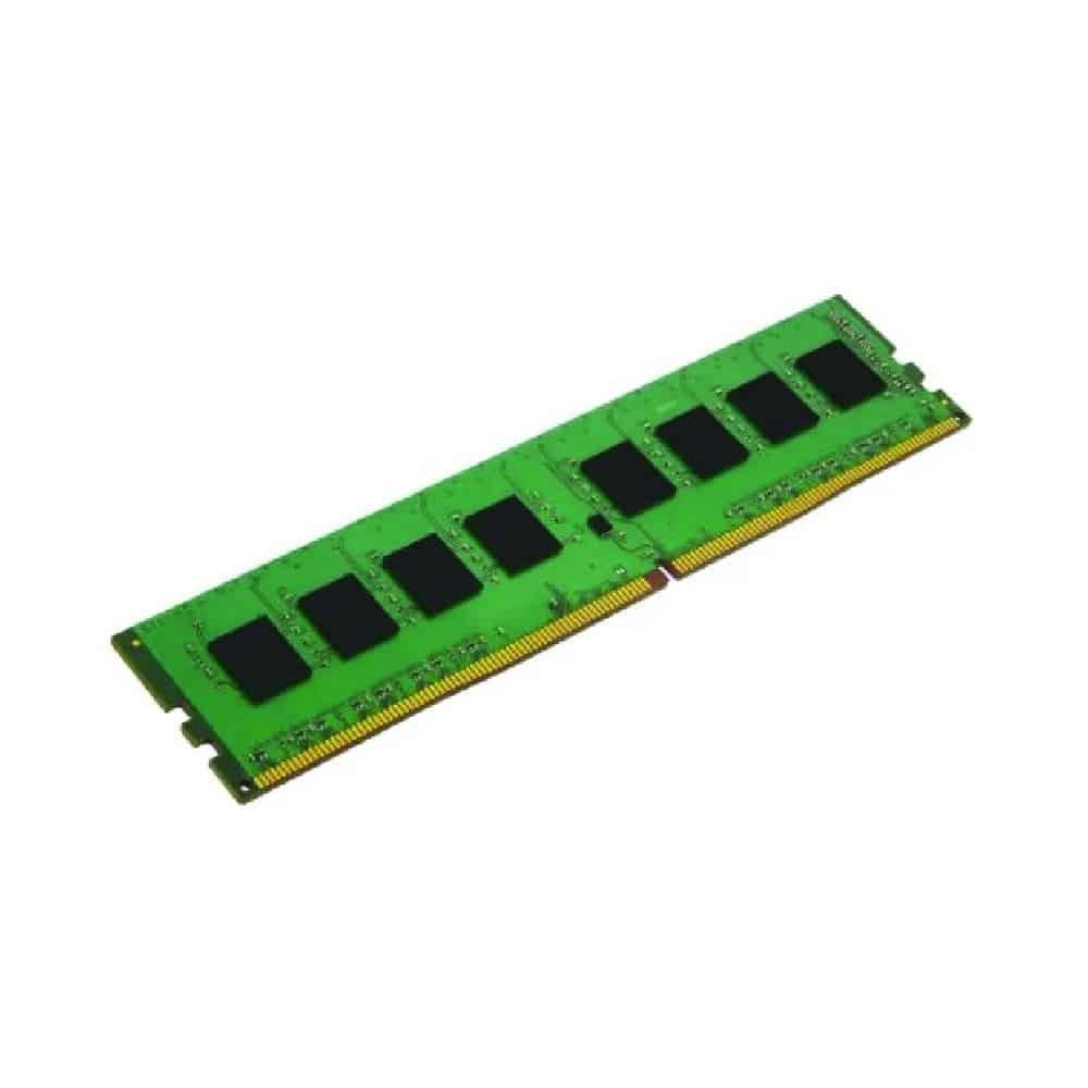 Ein grüner RAM-Speicherriegel mit schwarzen Chips und goldenen Pins auf weißem Hintergrund.