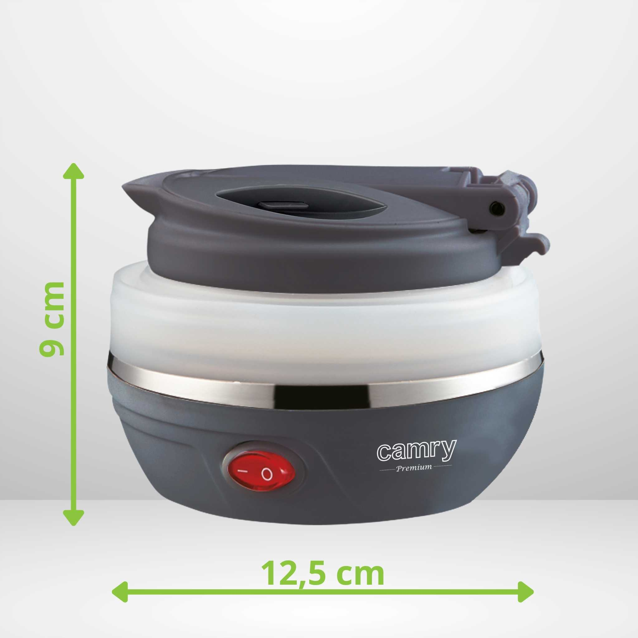 Szary i biały składany czajnik turystyczny, wysoki na 9 cm i szeroki na 12,5 cm, z czerwonym włącznikiem i logo Camry.