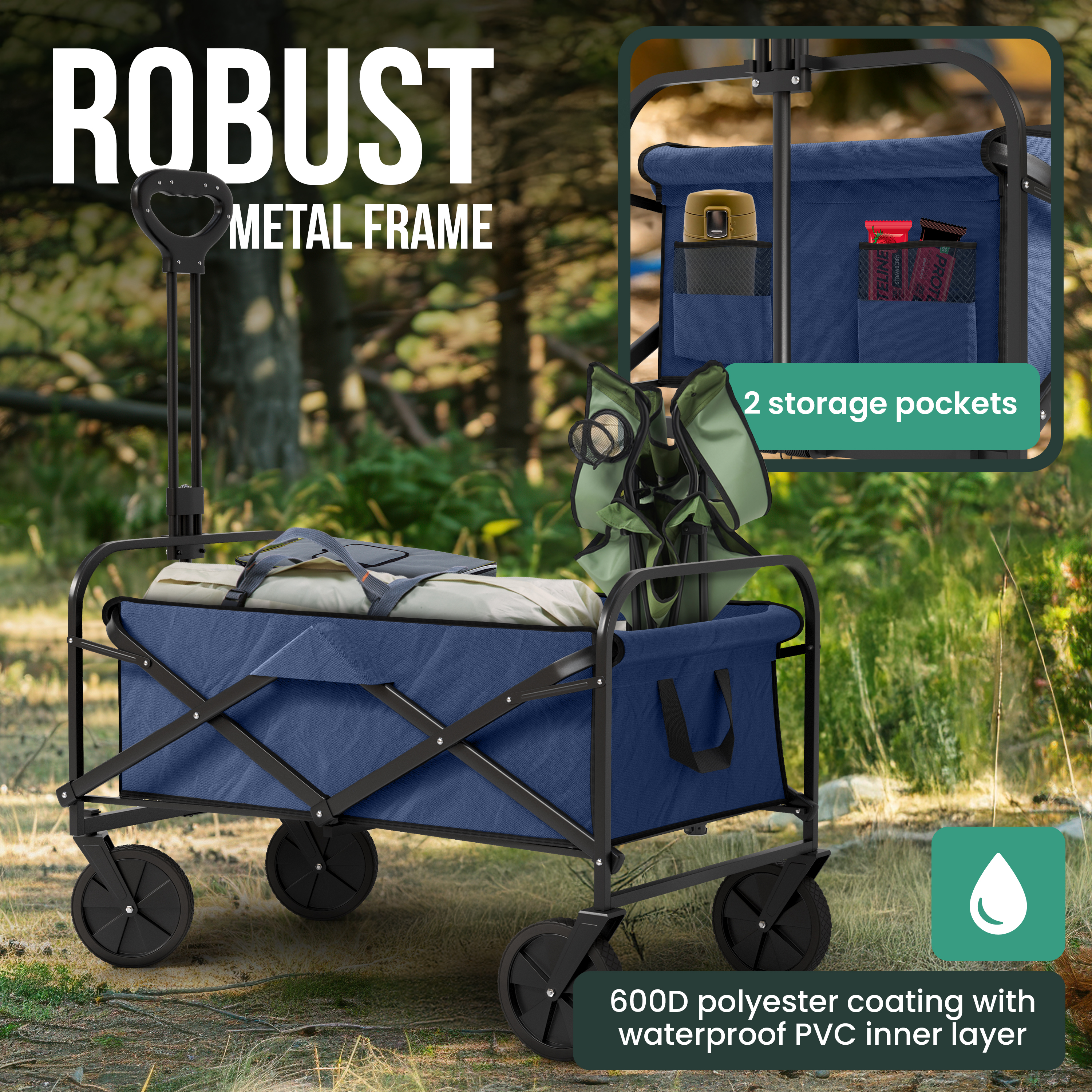 Ein blauer Klappbollerwagen mit robustem Metallrahmen, vier Rädern und Stautaschen steht im Wald.