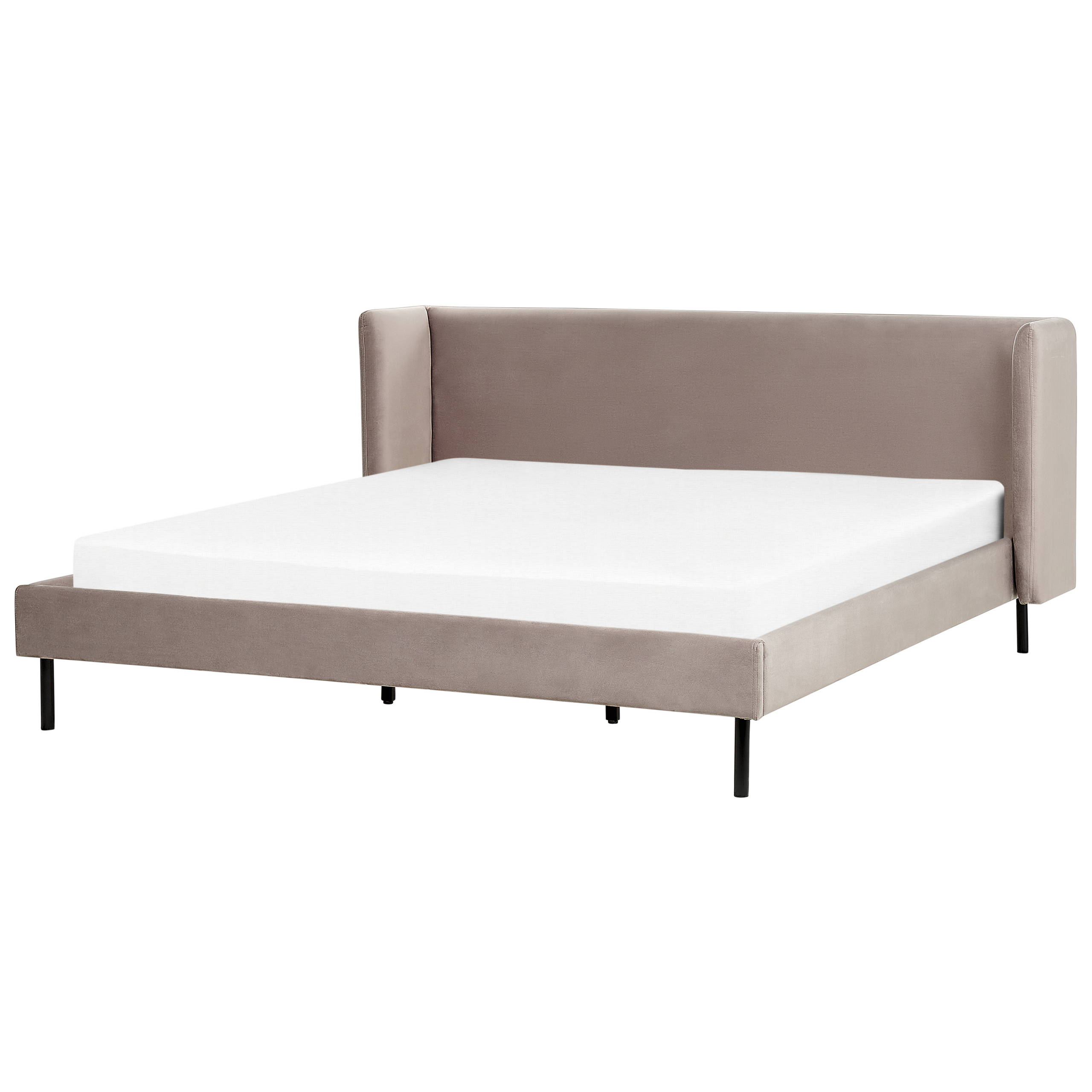 Letto imbottito tortora con materasso bianco e sottili gambe in metallo nero su sfondo bianco.