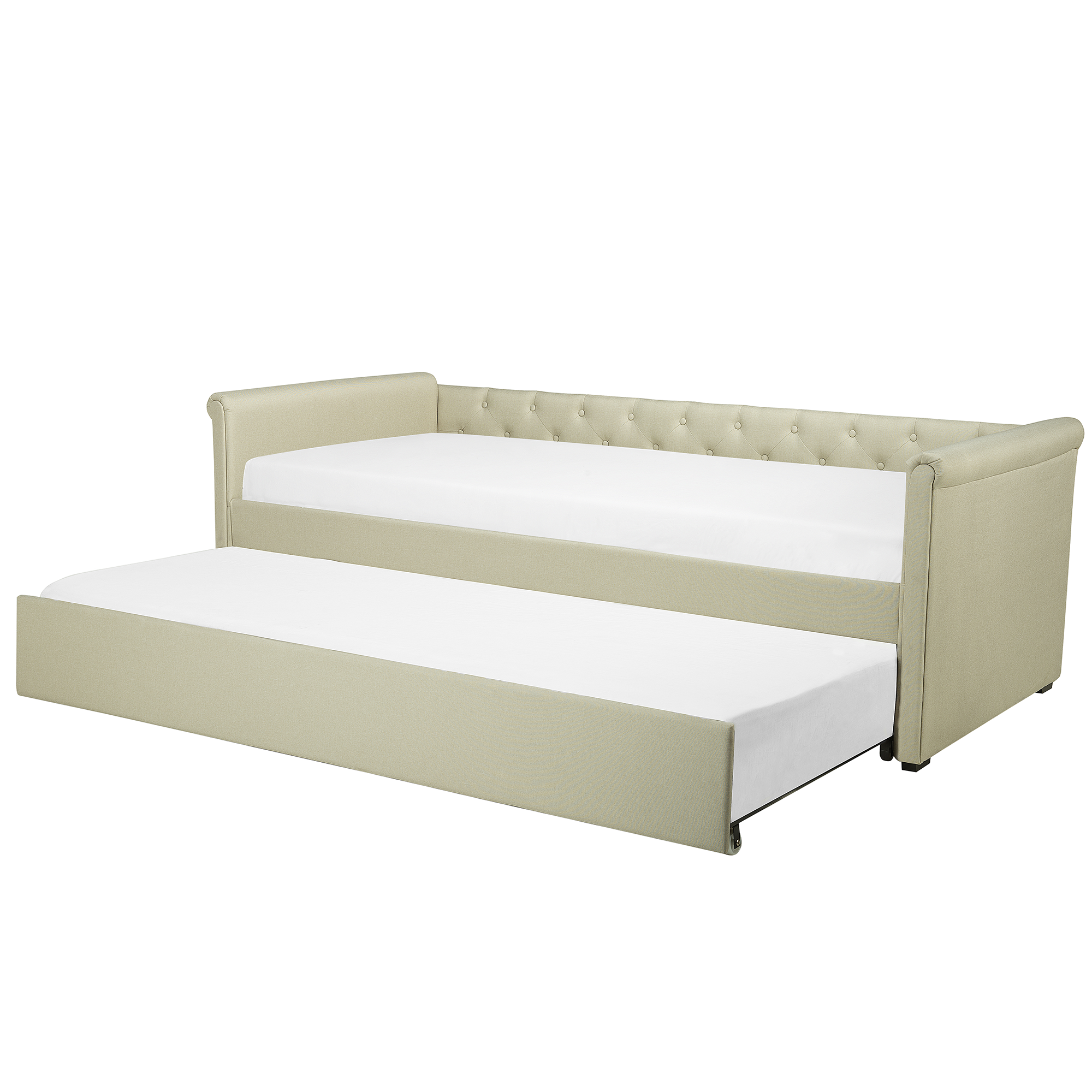 Divano letto beige con lenzuola bianche e letto estraibile su sfondo bianco.