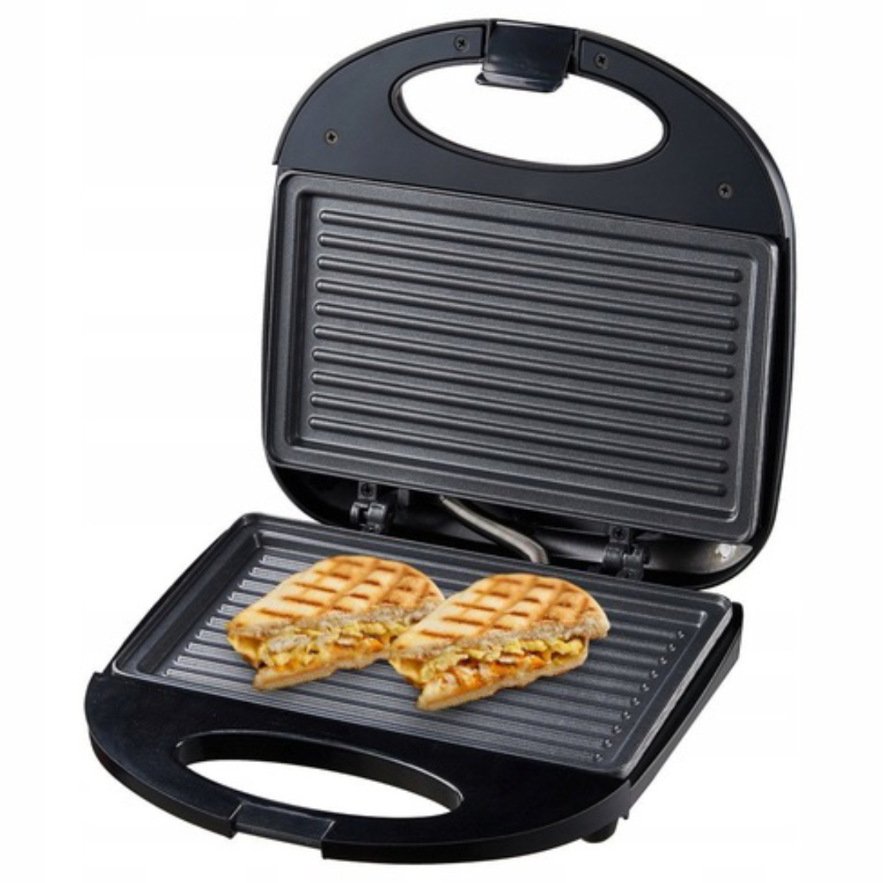 Otwarty czarny grill kontaktowy z dwiema grillowanymi kanapkami na dolnej płytce ryflowanej.