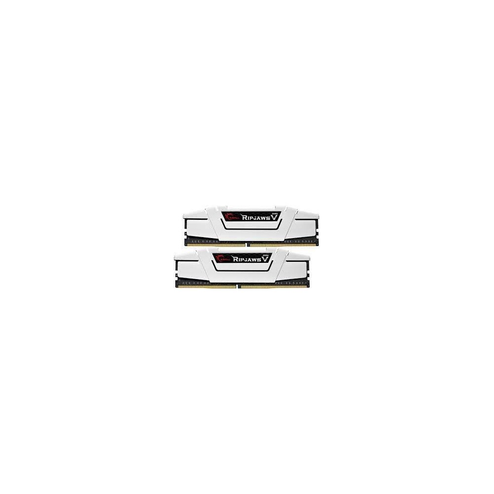Dwa białe moduły pamięci RAM G.Skill Ripjaws V DDR4 na białym tle.