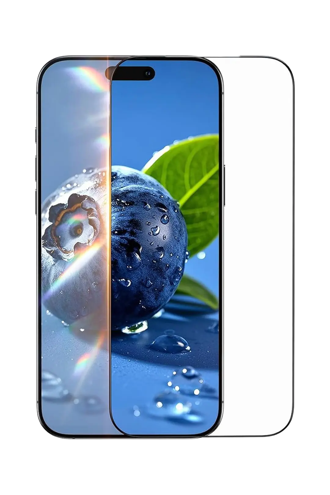Ein Smartphone zeigt eine nasse Blaubeere mit Regenbogenlicht und einer Schutzfolie.