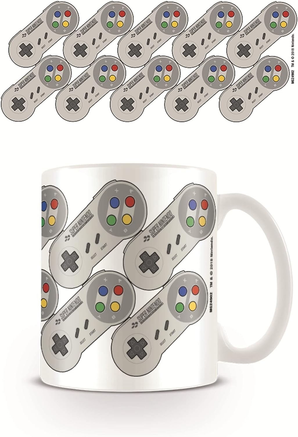 Una taza de cerámica blanca presenta un patrón repetido de mandos de Super Nintendo.