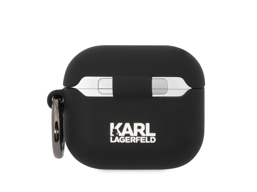 Schwarze Karl Lagerfeld AirPods Hülle mit silbernem Akzent und Karabinerring vor weißem Hintergrund.