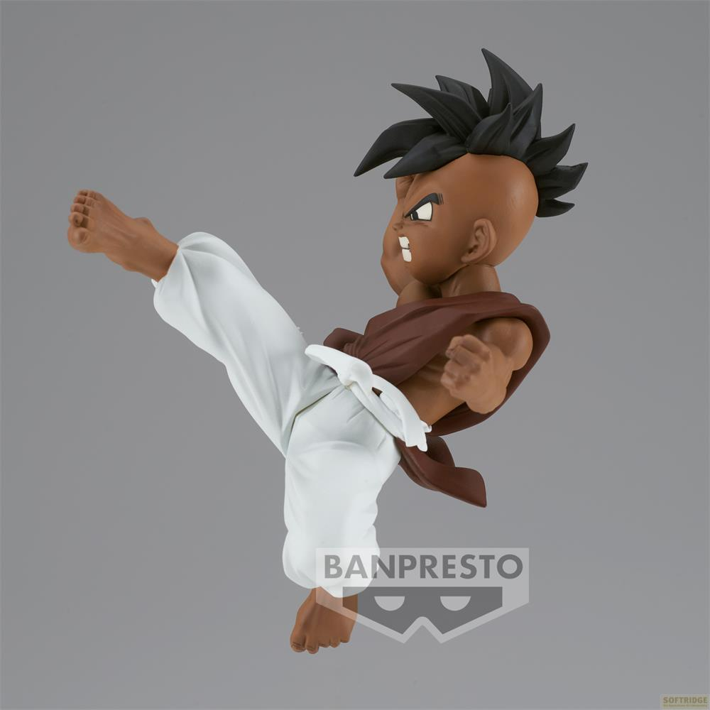 Figura de acción de Uub de Dragon Ball Z pateando, con pantalones blancos y camisa marrón sobre fondo gris.
