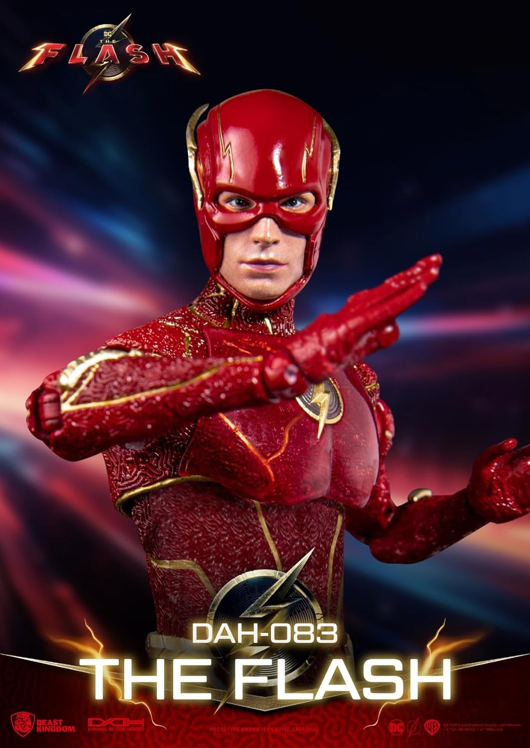 Figura de acción de The Flash con traje rojo y detalles dorados sobre fondo borroso.