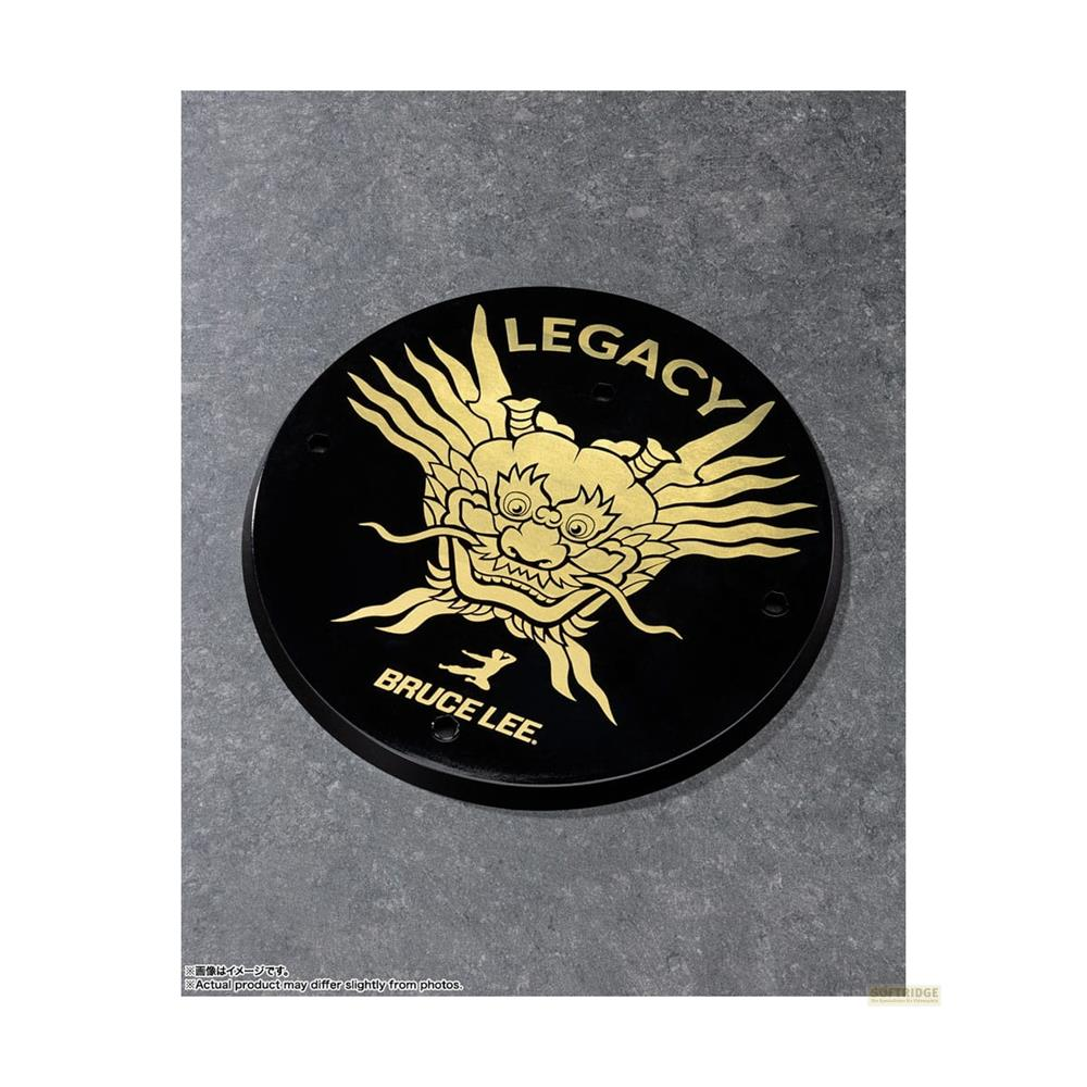 Placa redonda y negra de Bruce Lee Legacy con un diseño de dragón dorado.