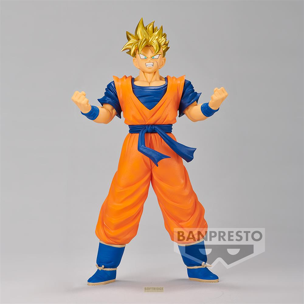 Una figura de Gohan Super Saiyan con gi naranja y detalles azules, de pie en pose de combate.