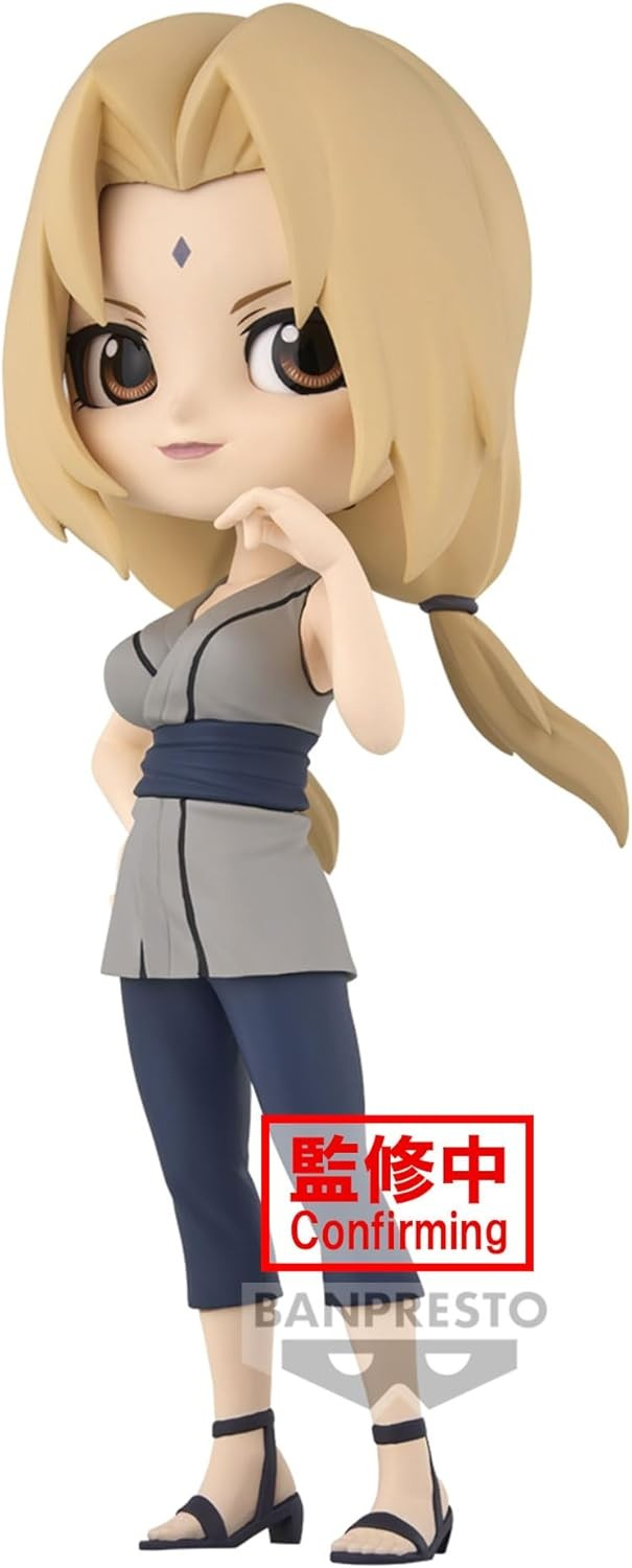 Una figura de vinilo de Tsunade de Naruto con top gris, pantalones azules y sandalias, con marca de agua.