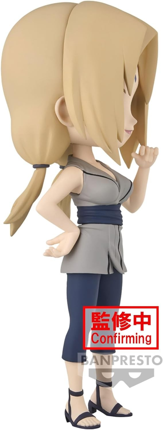 Figura chibi de una mujer anime rubia con top gris y pantalones azules, con un sello de confirmación.