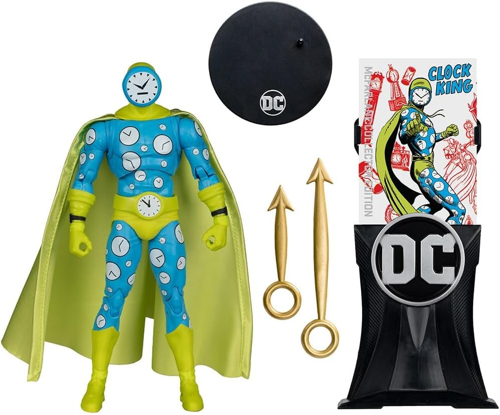 Figura de acción Clock King con capa, accesorios y tarjeta coleccionable.