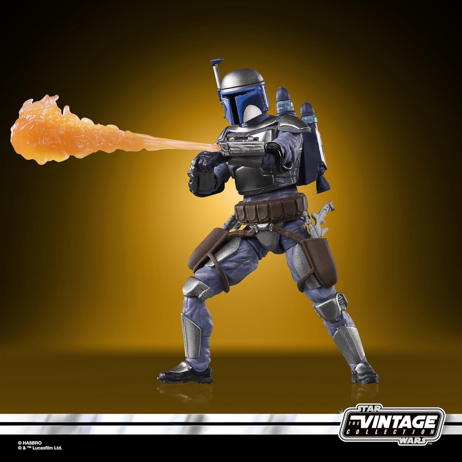 Figura de acción de Jango Fett con armadura azul y plateada dispara un efecto de fuego desde su guantelete sobre fondo amarillo.
