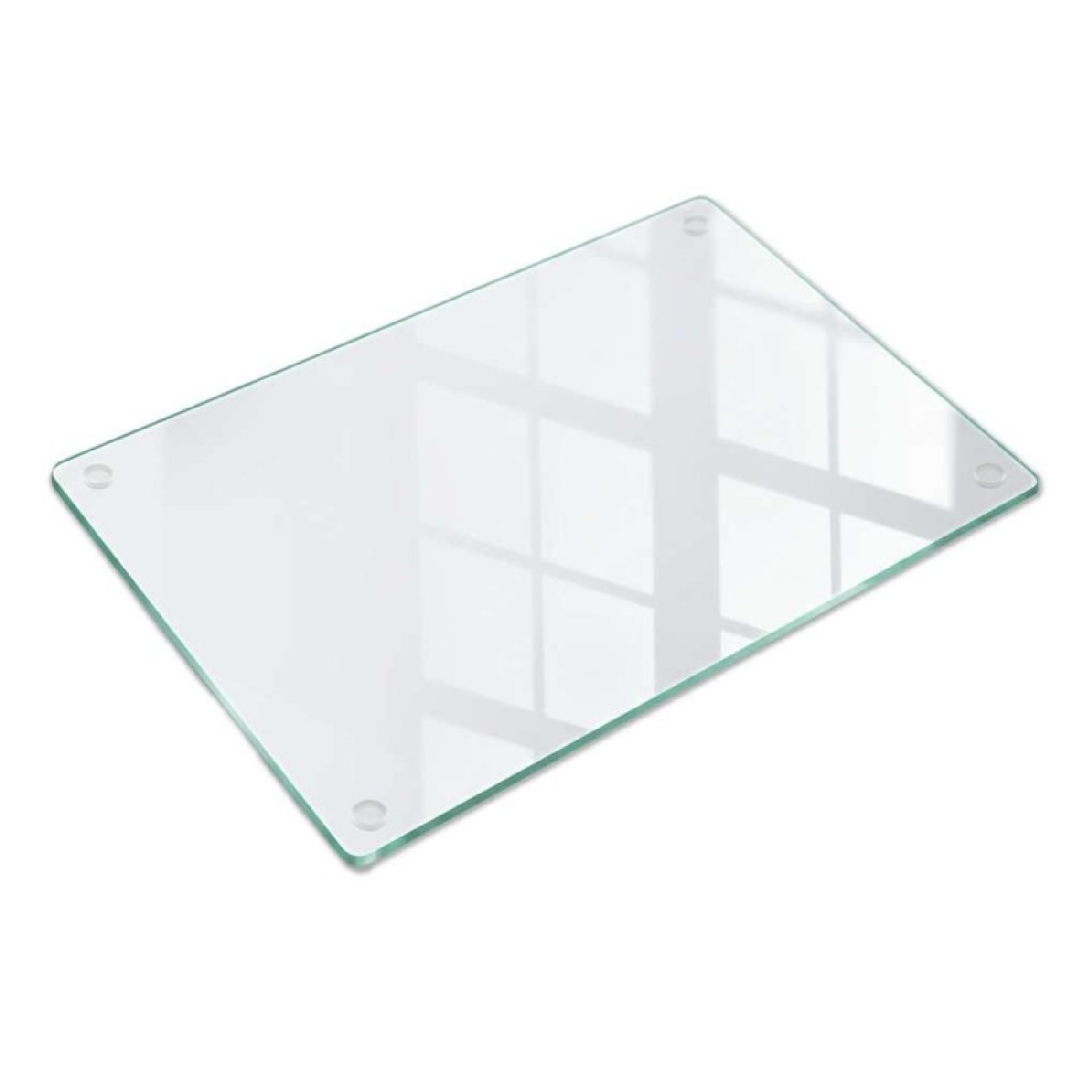Una tabla de cortar de vidrio rectangular transparente con cuatro patas de goma pequeñas sobre un fondo blanco.
