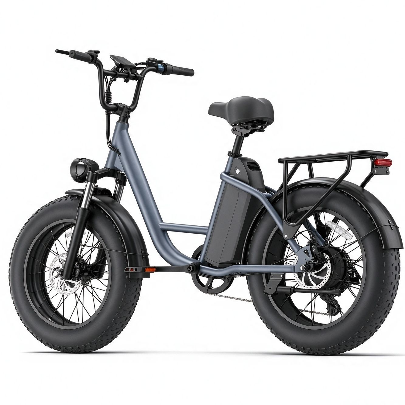 Bicicleta eléctrica gris con neumáticos anchos, faro delantero, portaequipajes y batería negra.
