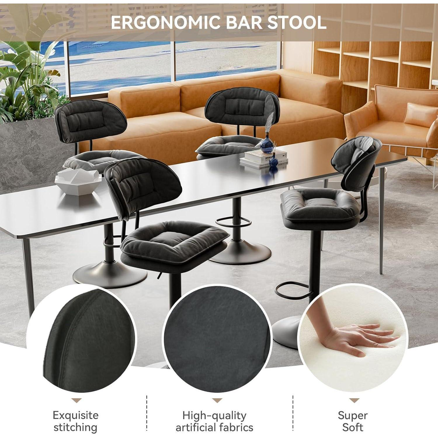 Sgabelli da bar ergonomici con sedili imbottiti grigio scuro attorno a un tavolo, con dettagli su cuciture e tessuti.
