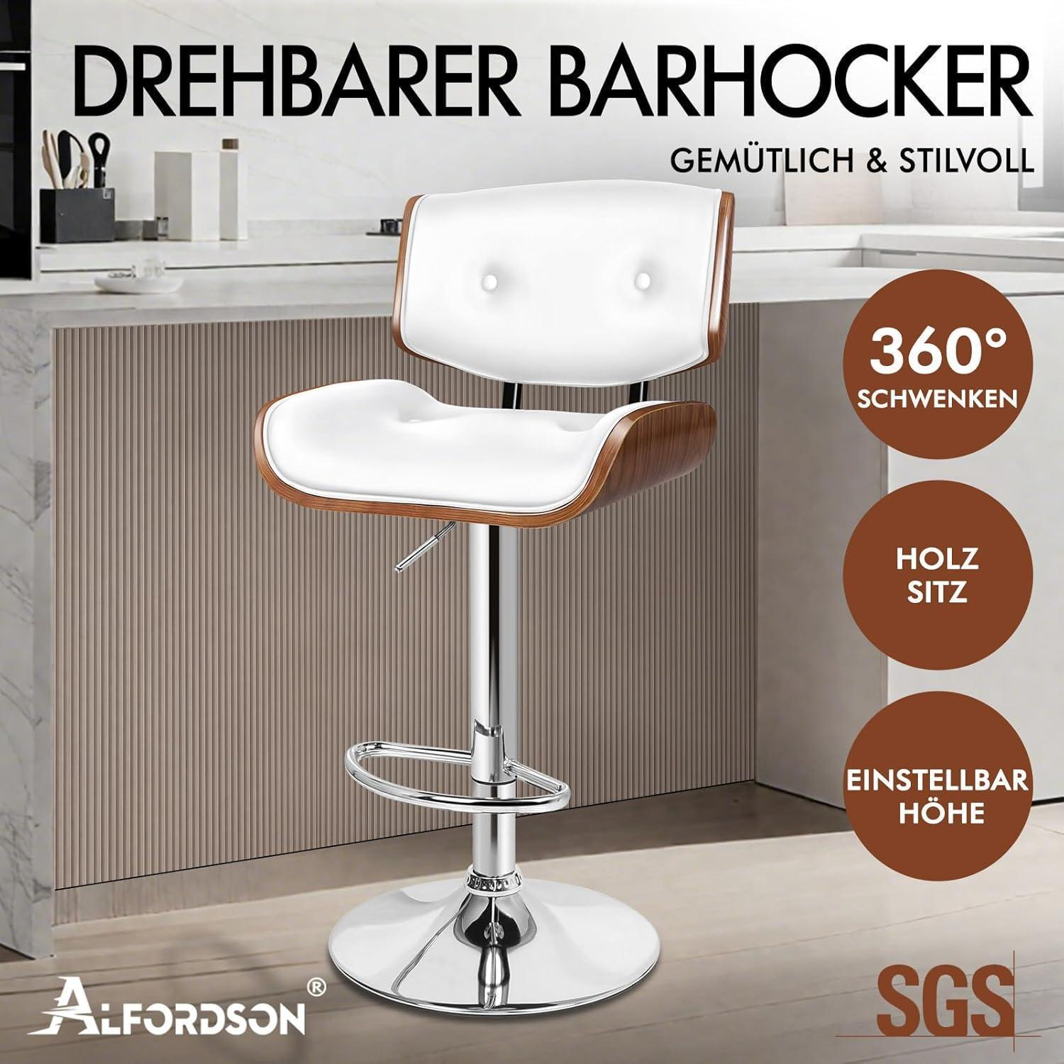Sgabello da bar moderno con seduta bianca, struttura in legno e base in metallo cromato.