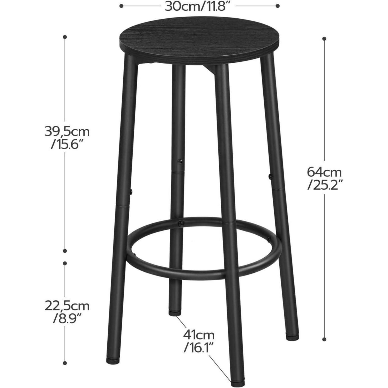 Sgabello da bar nero con gambe in metallo e misure in centimetri e pollici.