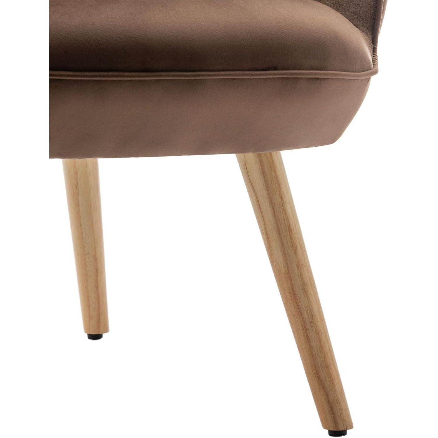 Primo piano di una seduta imbottita marrone con gambe in legno chiaro.