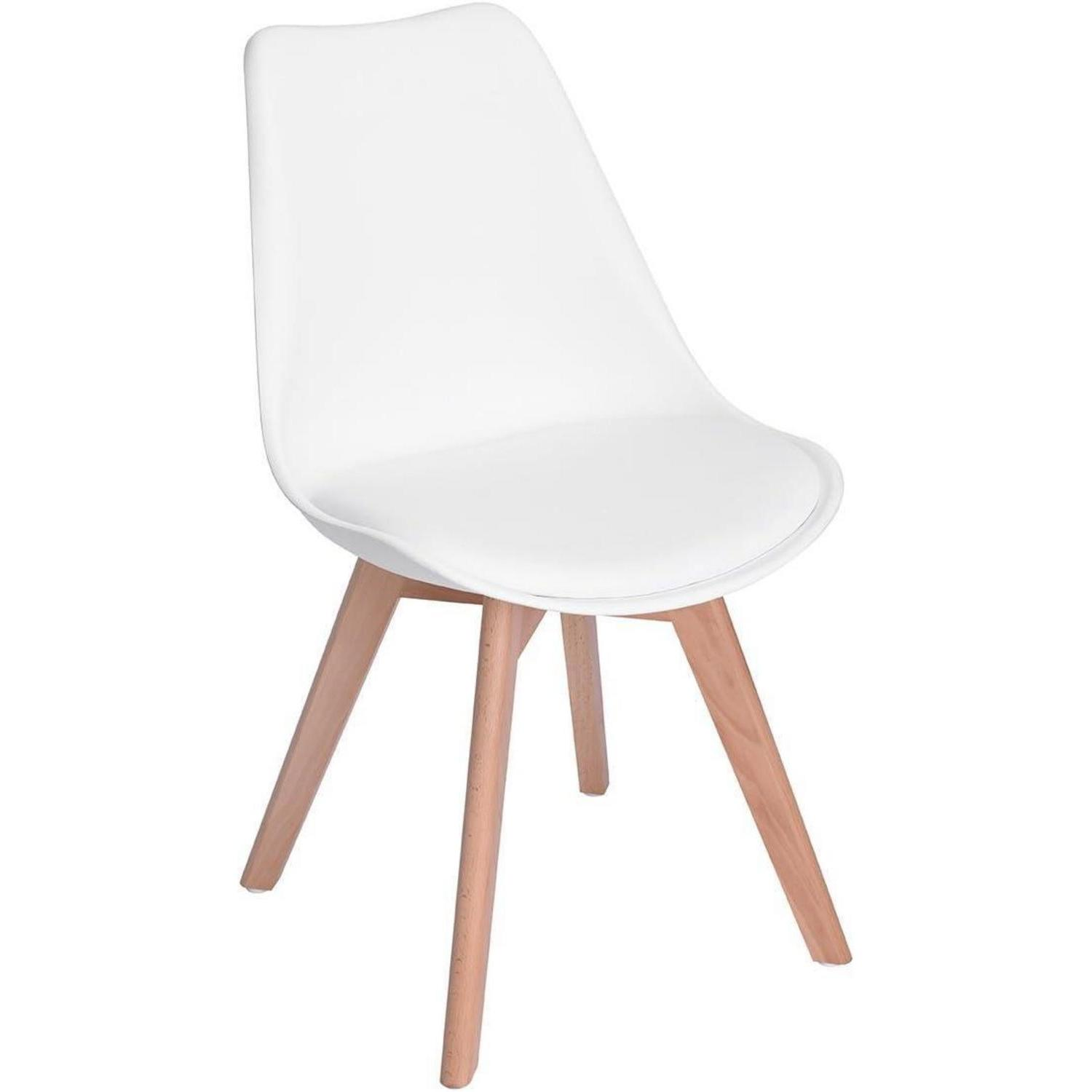 Sedia moderna in plastica bianca con gambe in legno chiaro su sfondo bianco.