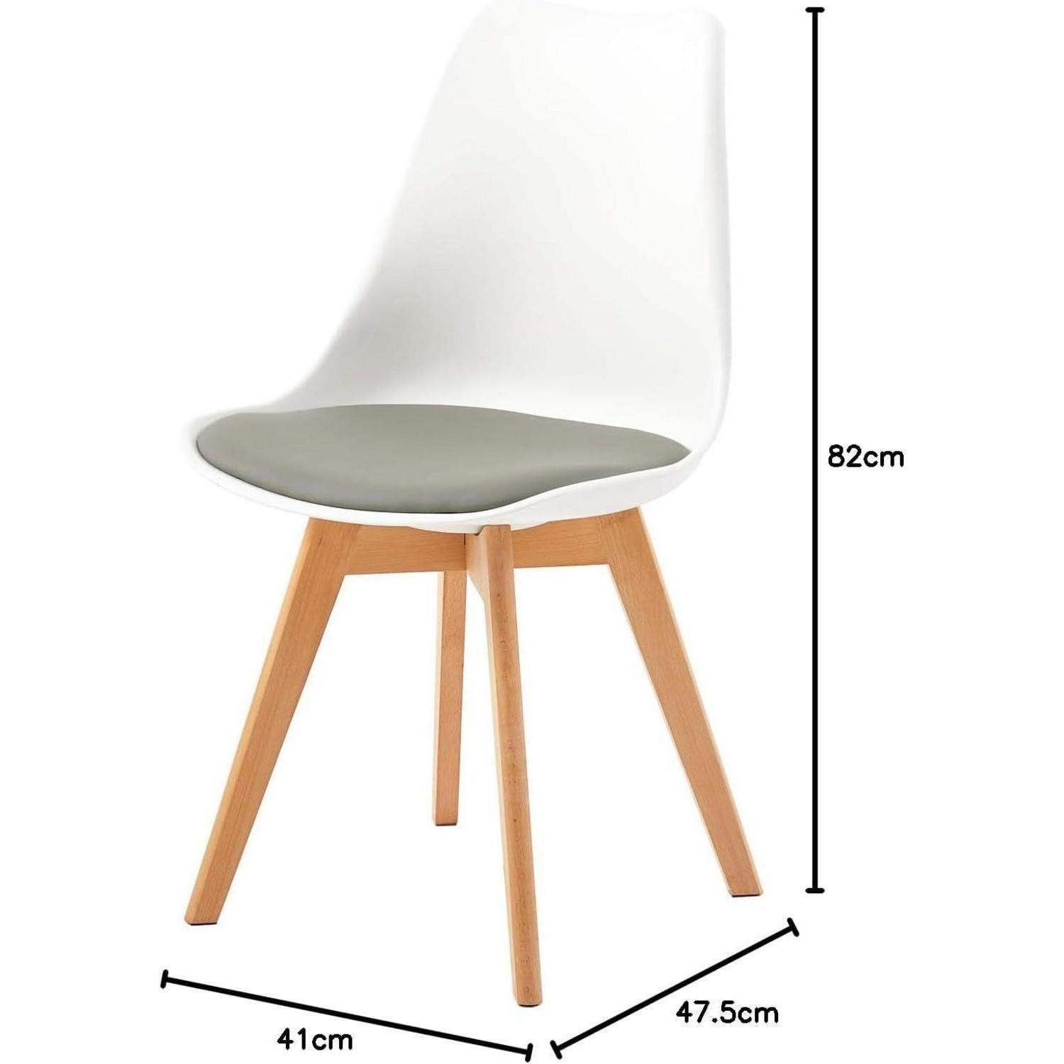 Sedia bianca con cuscino grigio e gambe in legno, con indicazione di altezza e larghezza.